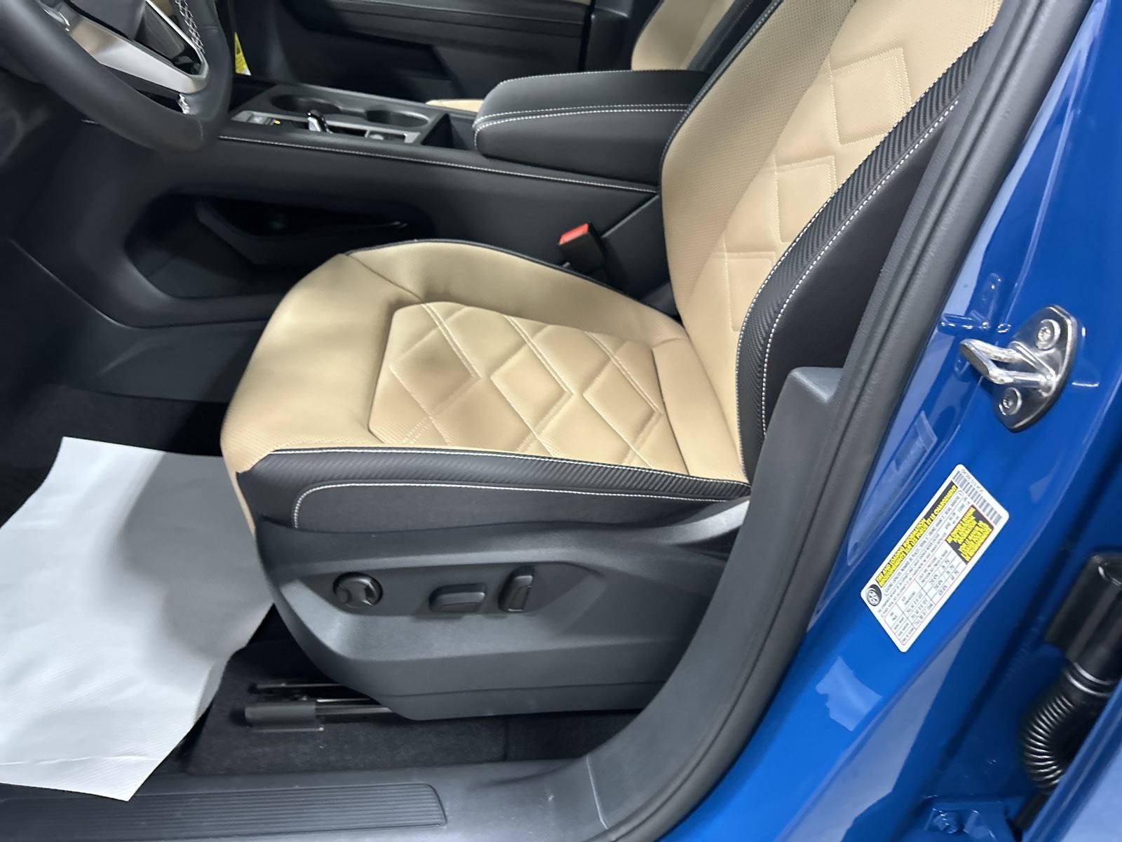 2025 Volkswagen Atlas Cross Sport 2.0T SE