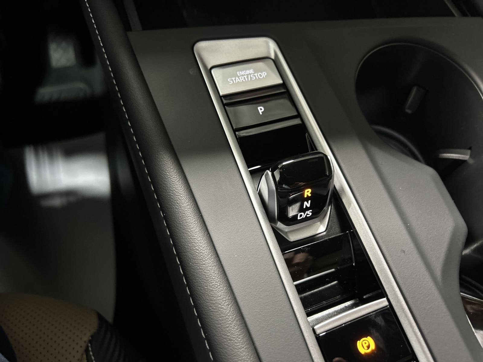 2025 Volkswagen Atlas Cross Sport 2.0T SE