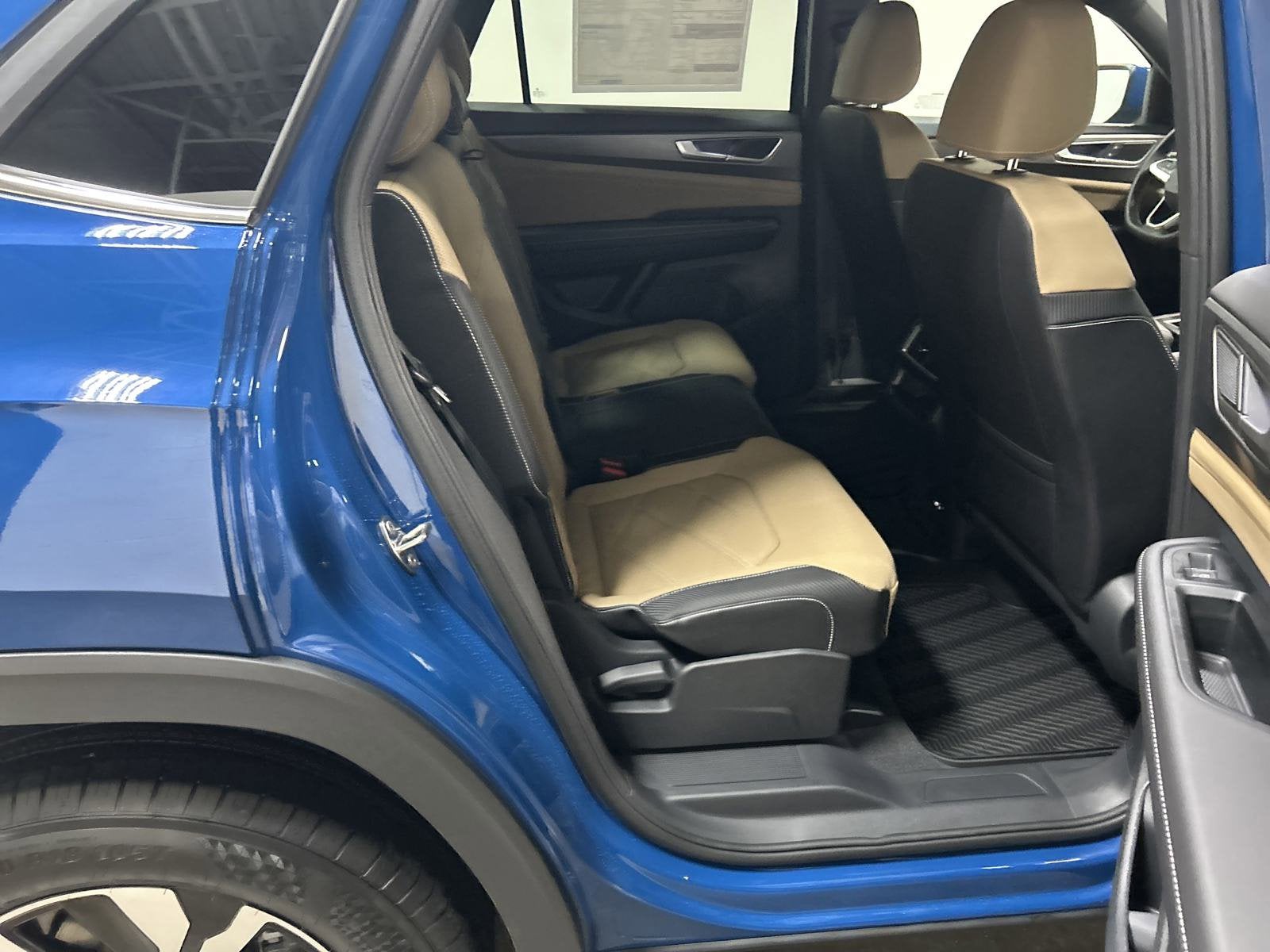 2025 Volkswagen Atlas Cross Sport 2.0T SE