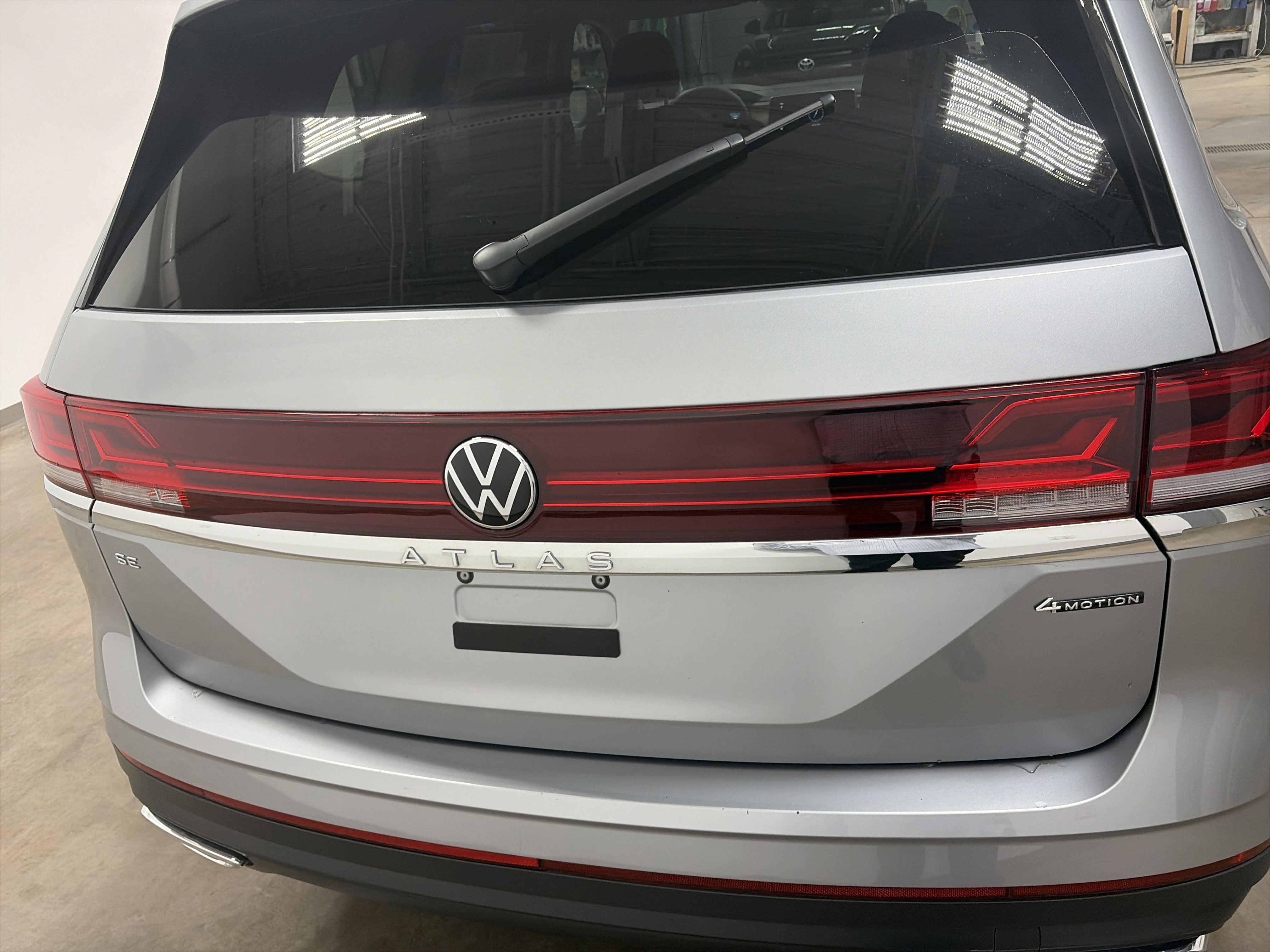 2025 Volkswagen Atlas 2.0T SE