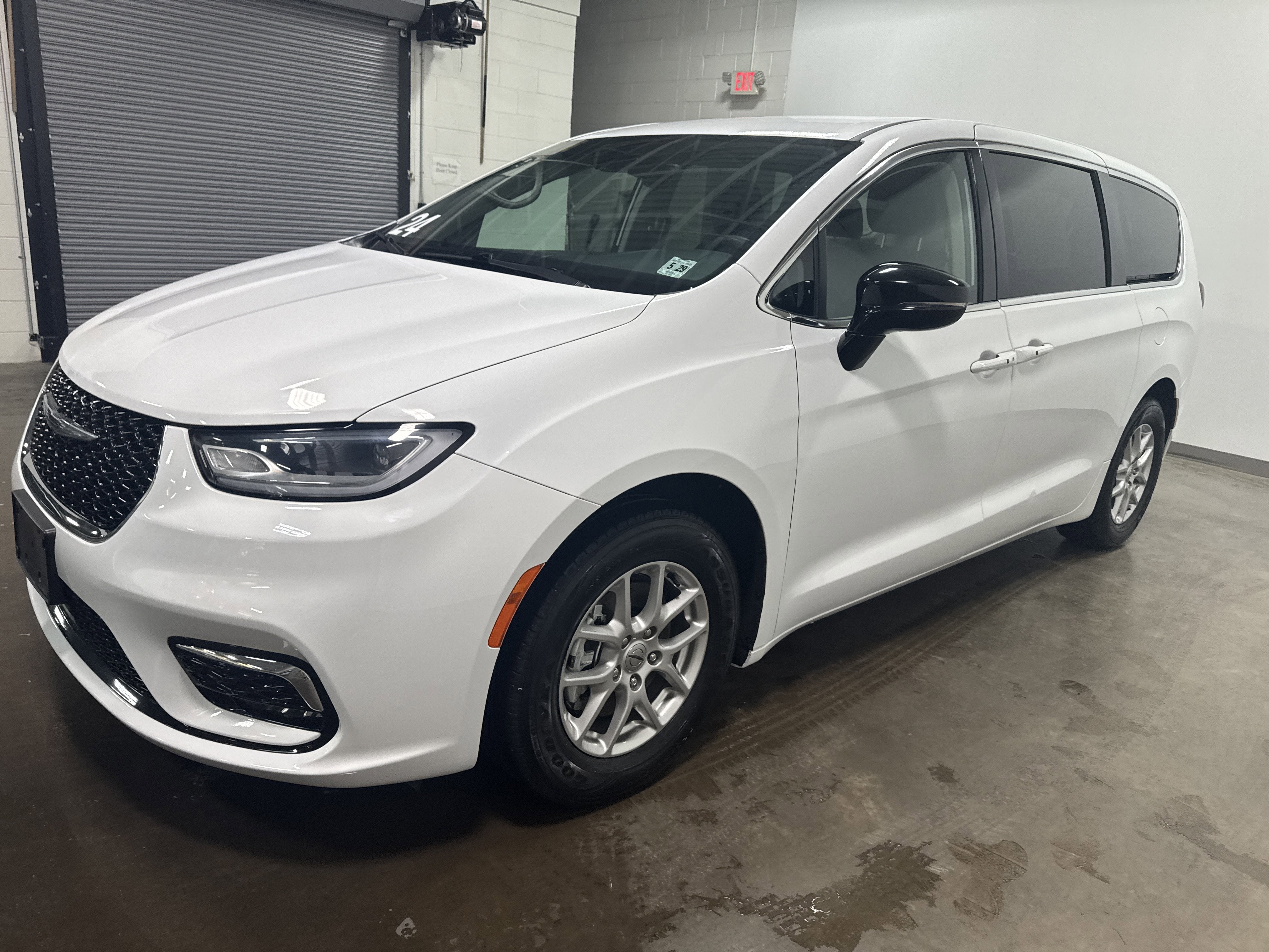 2024 Chrysler Pacifica Touring L