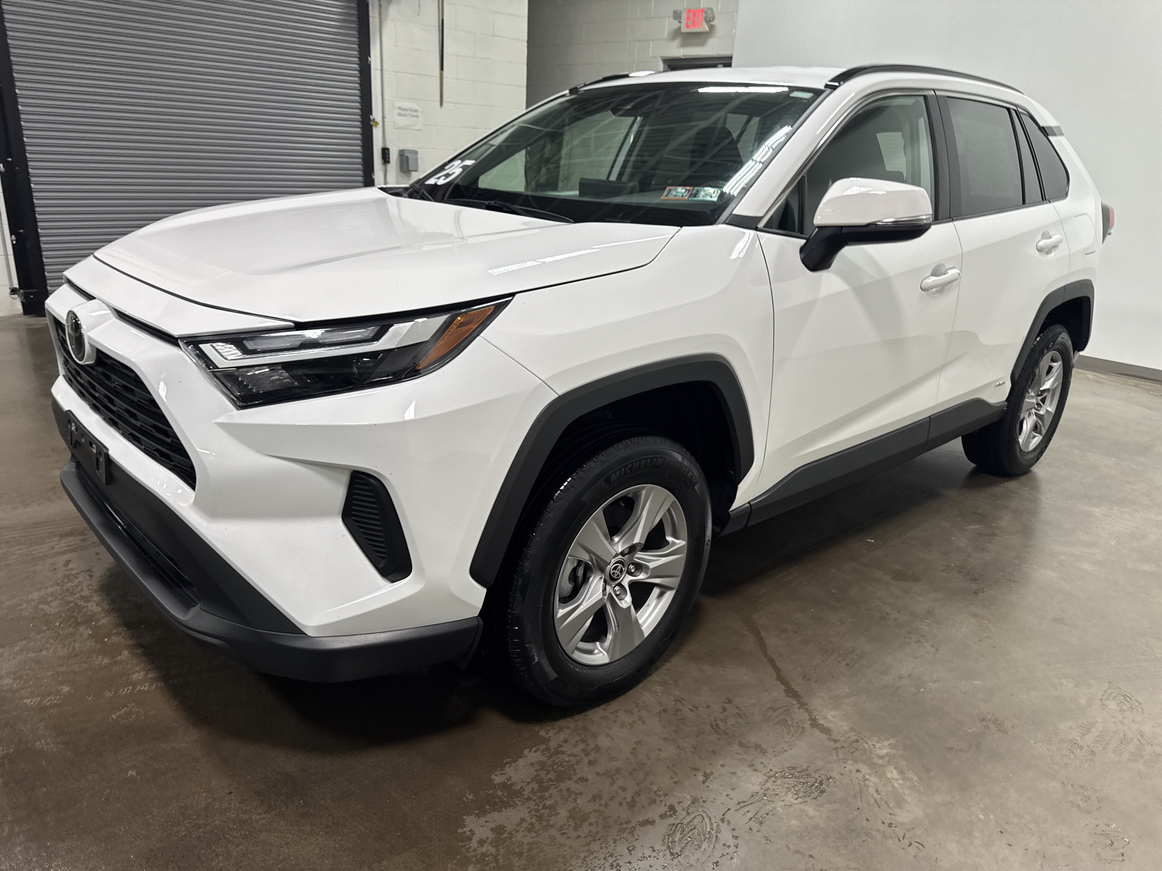 2025 Toyota RAV4 Hybrid XLE