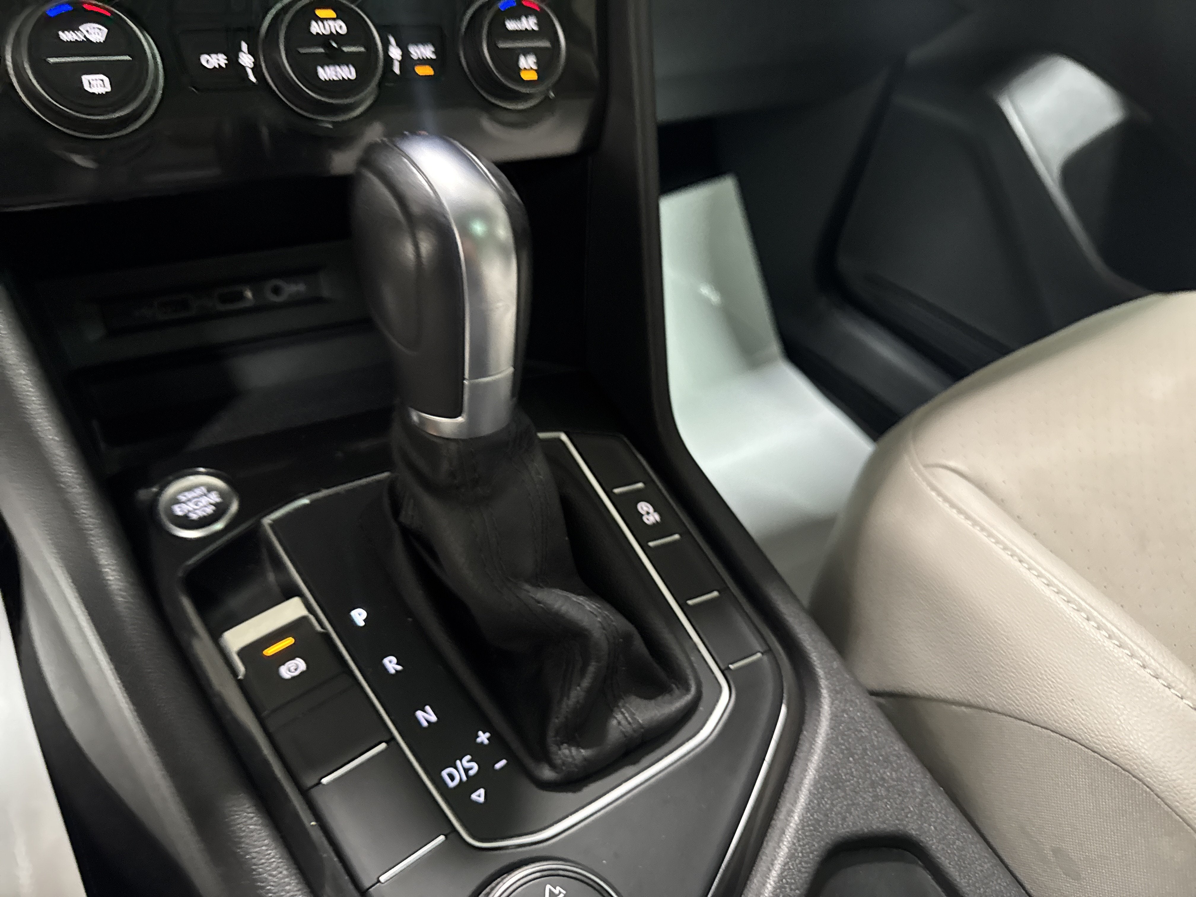 2019 Volkswagen Tiguan SE