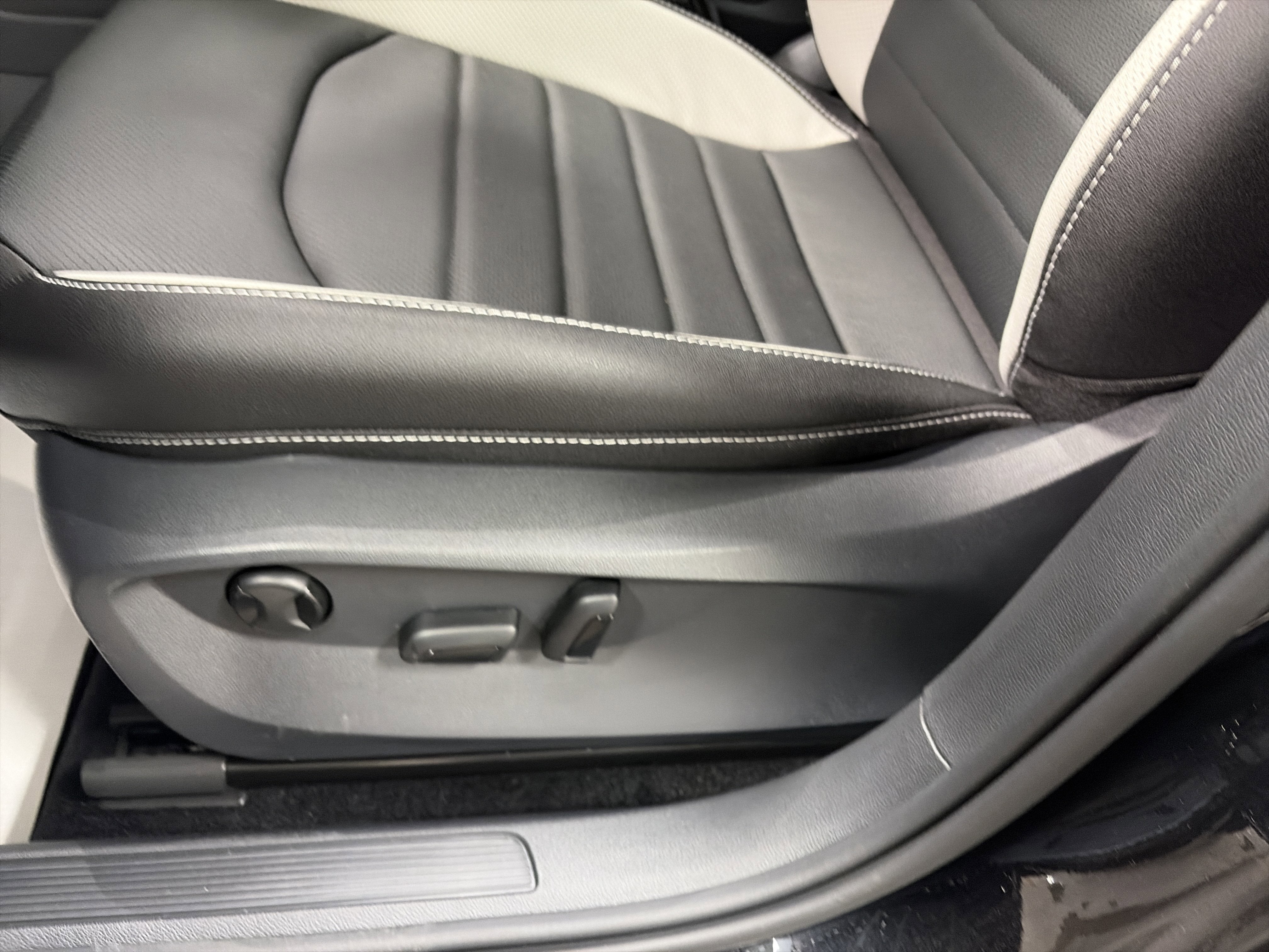 2026 Volkswagen Taos 1.5T SEL