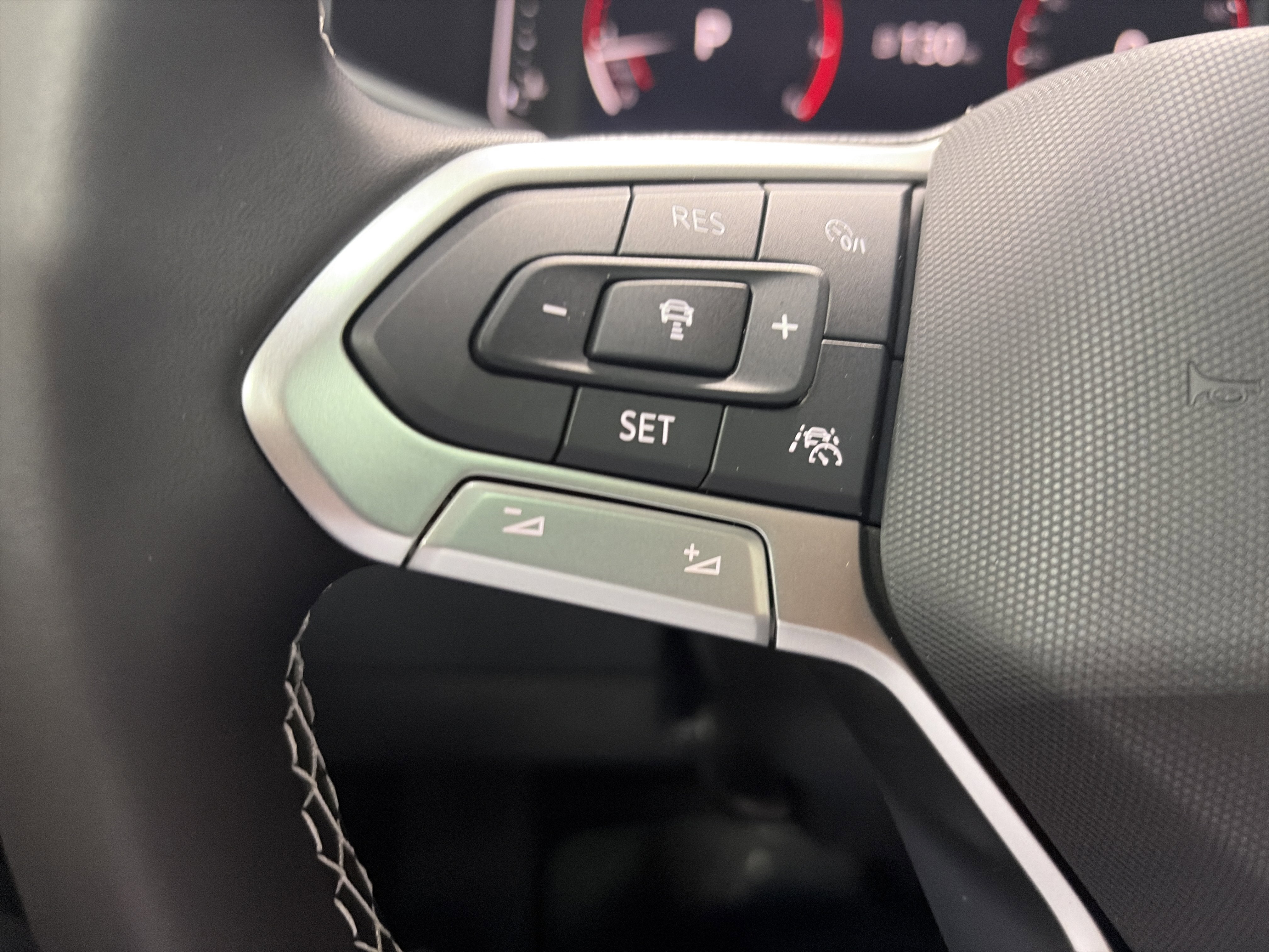 2026 Volkswagen Taos 1.5T SEL