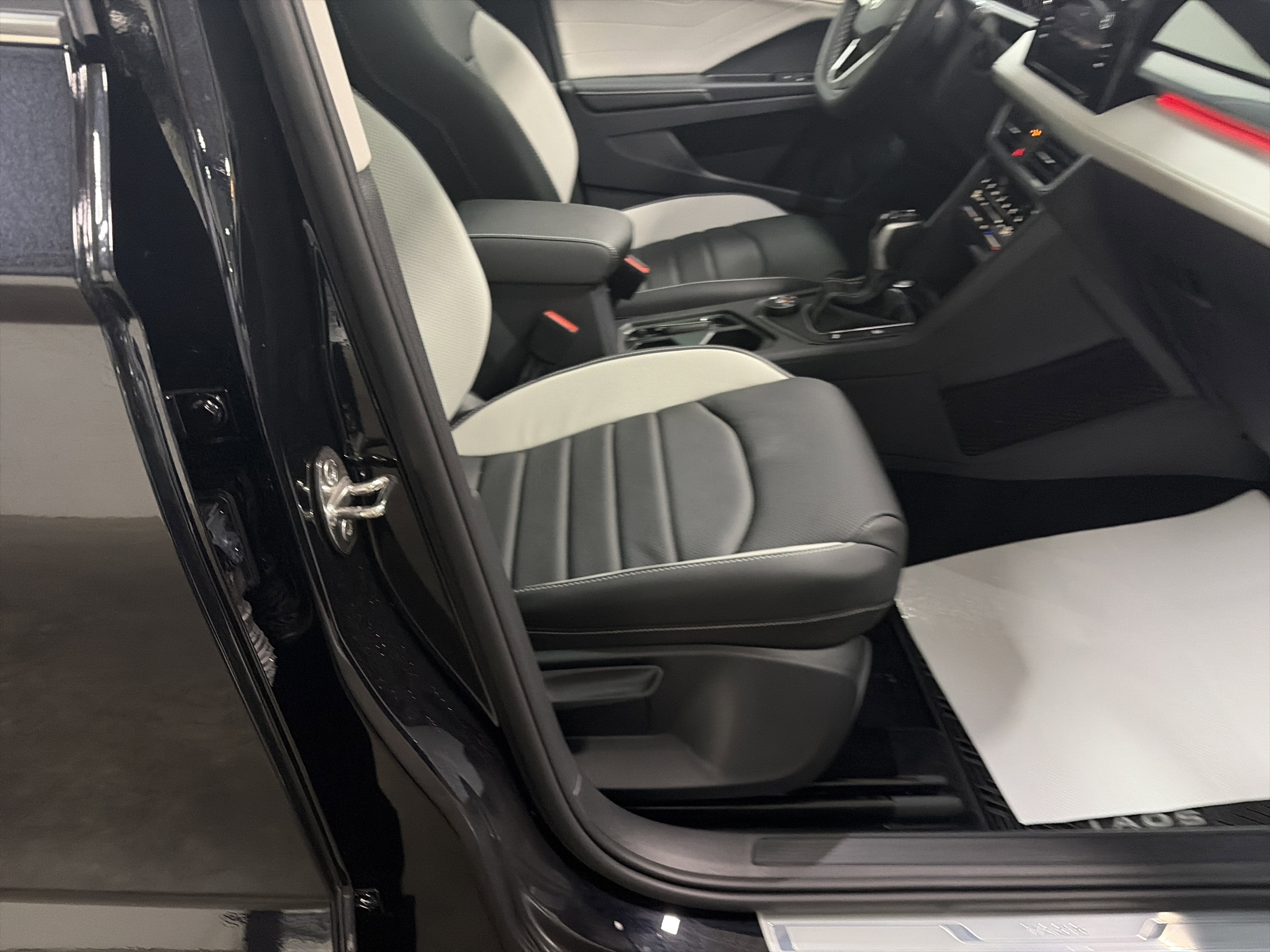 2026 Volkswagen Taos 1.5T SEL