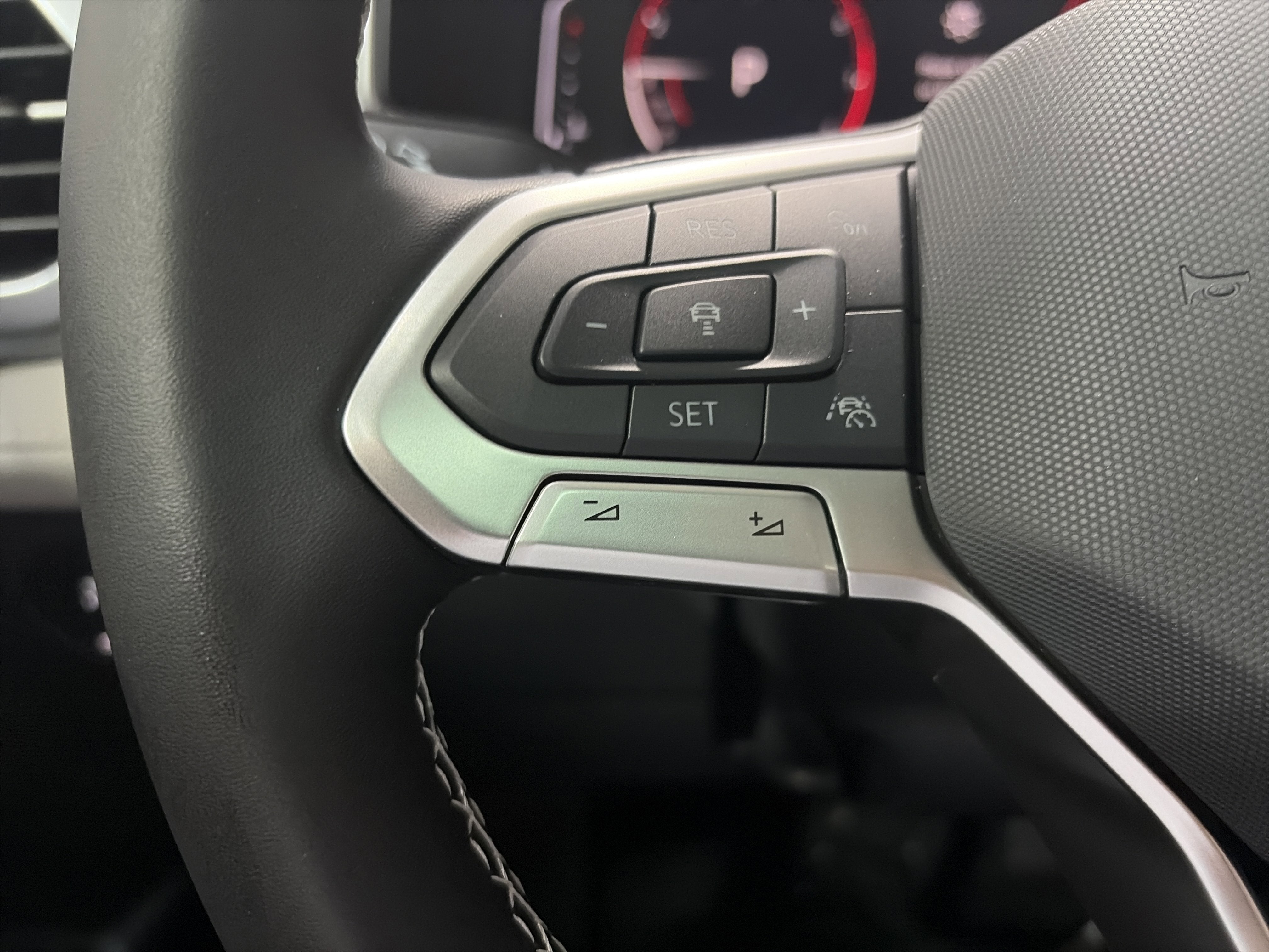 2026 Volkswagen Taos 1.5T SEL