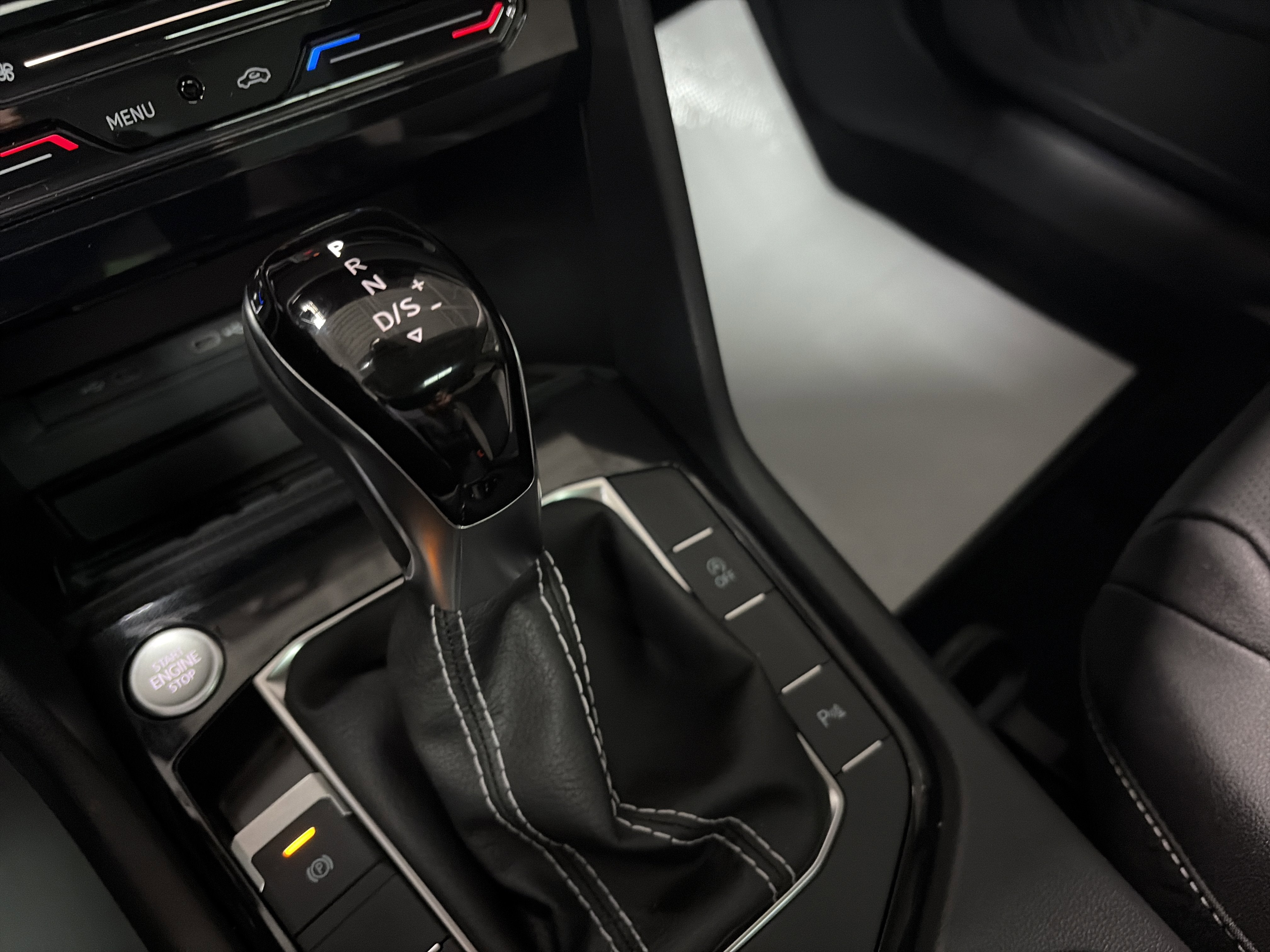 2026 Volkswagen Taos 1.5T SEL