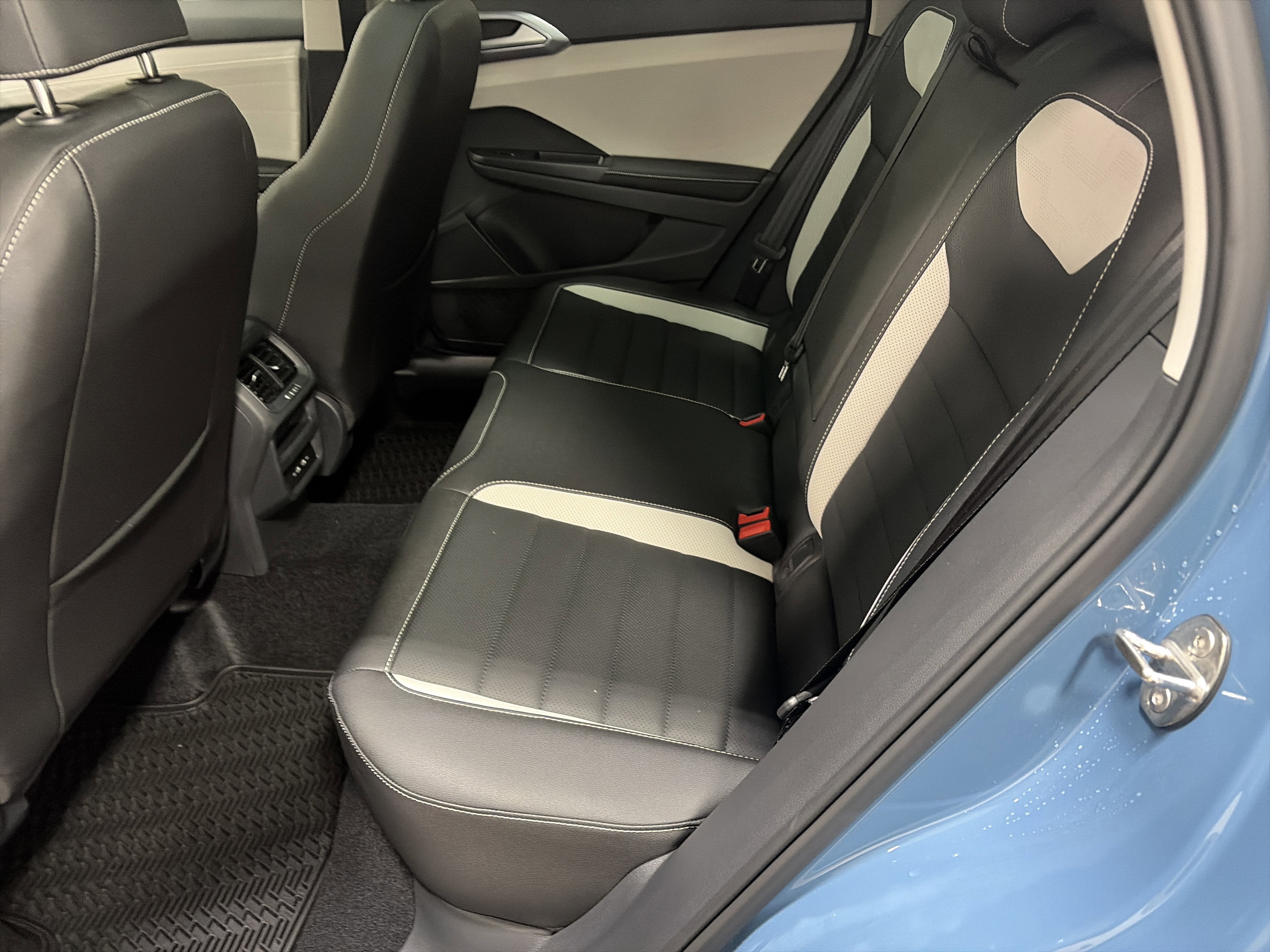 2026 Volkswagen Taos 1.5T SEL