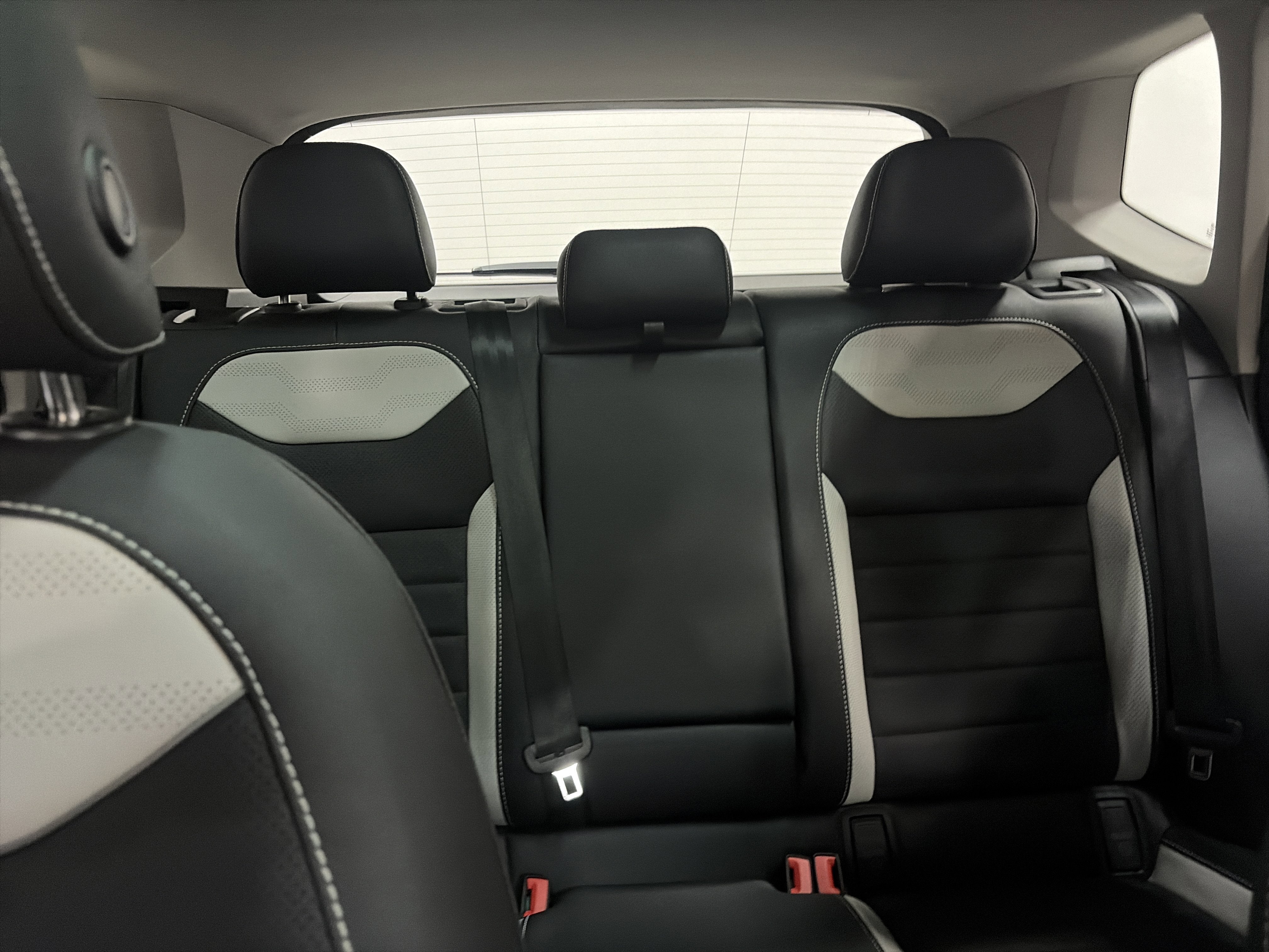 2026 Volkswagen Taos 1.5T SEL