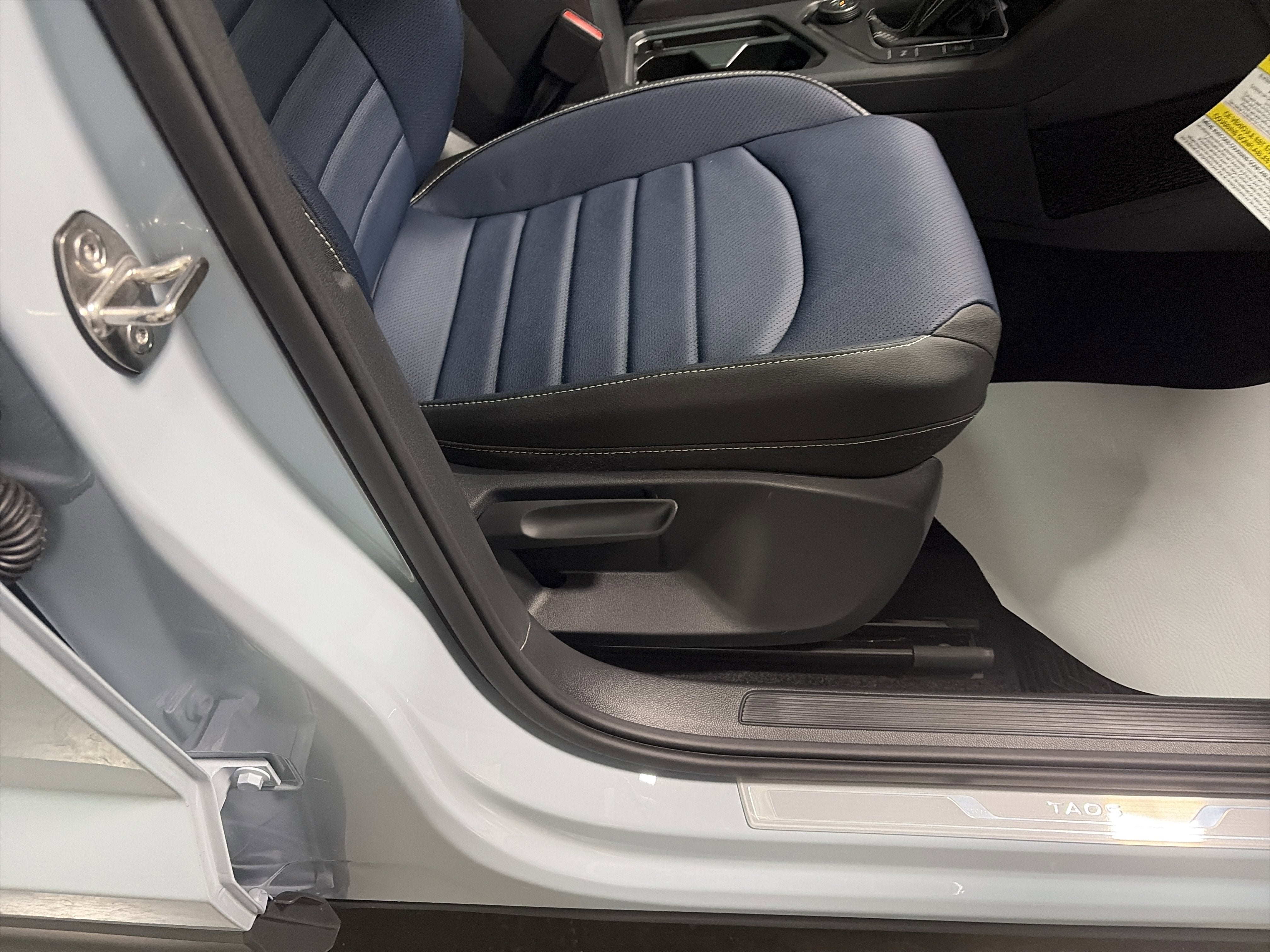 2026 Volkswagen Taos 1.5T SEL