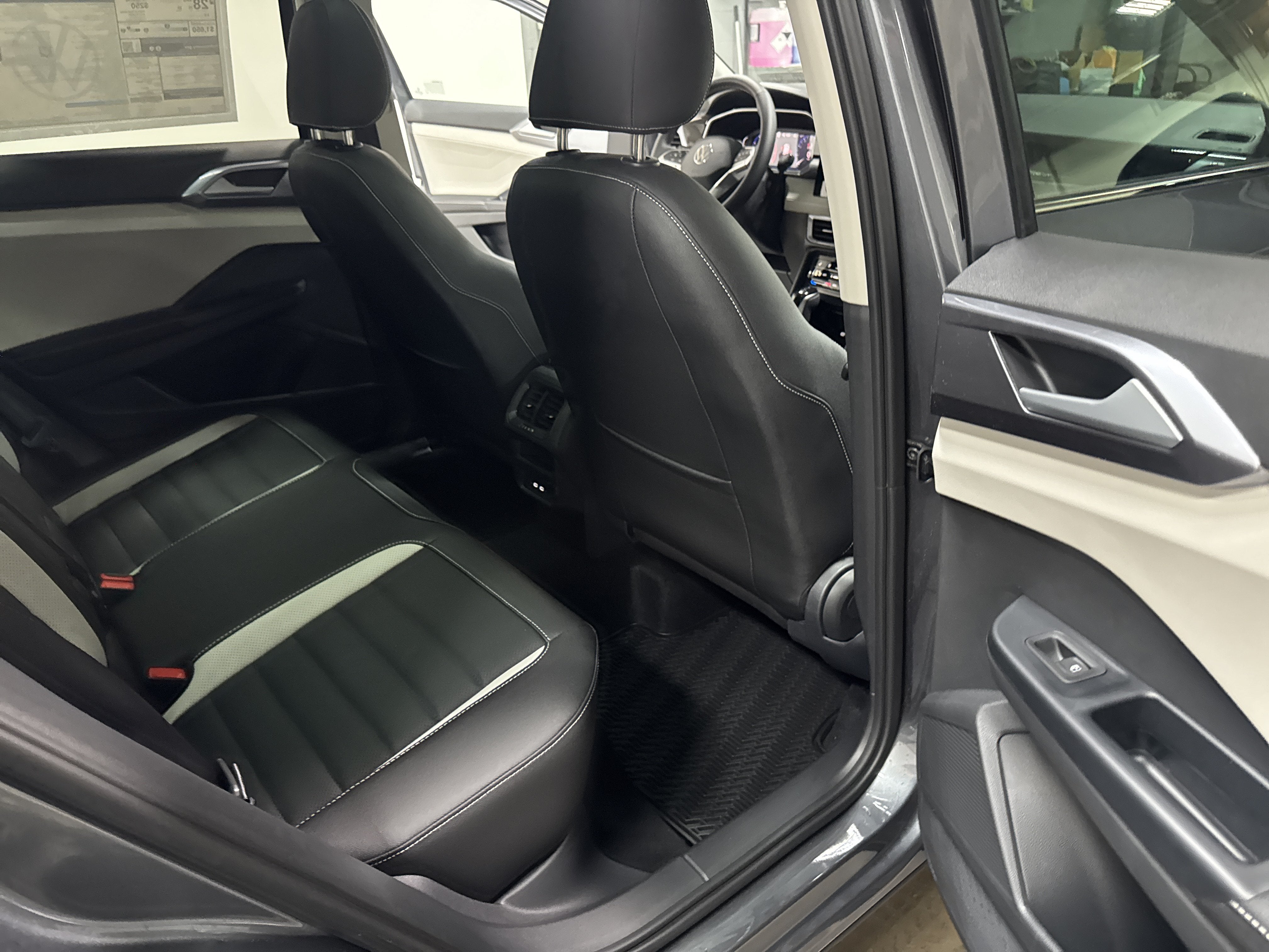 2027 Volkswagen Taos SEL