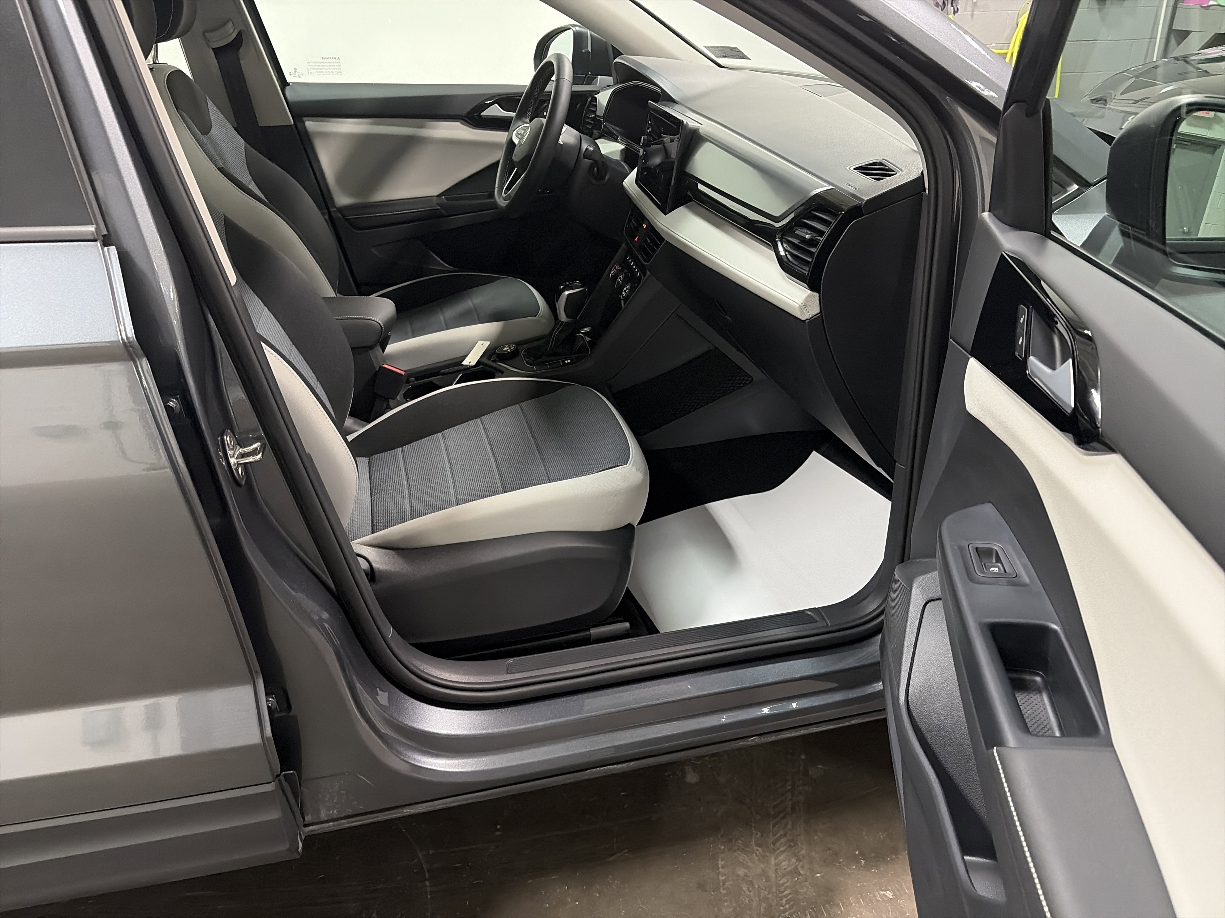 2025 Volkswagen Taos S