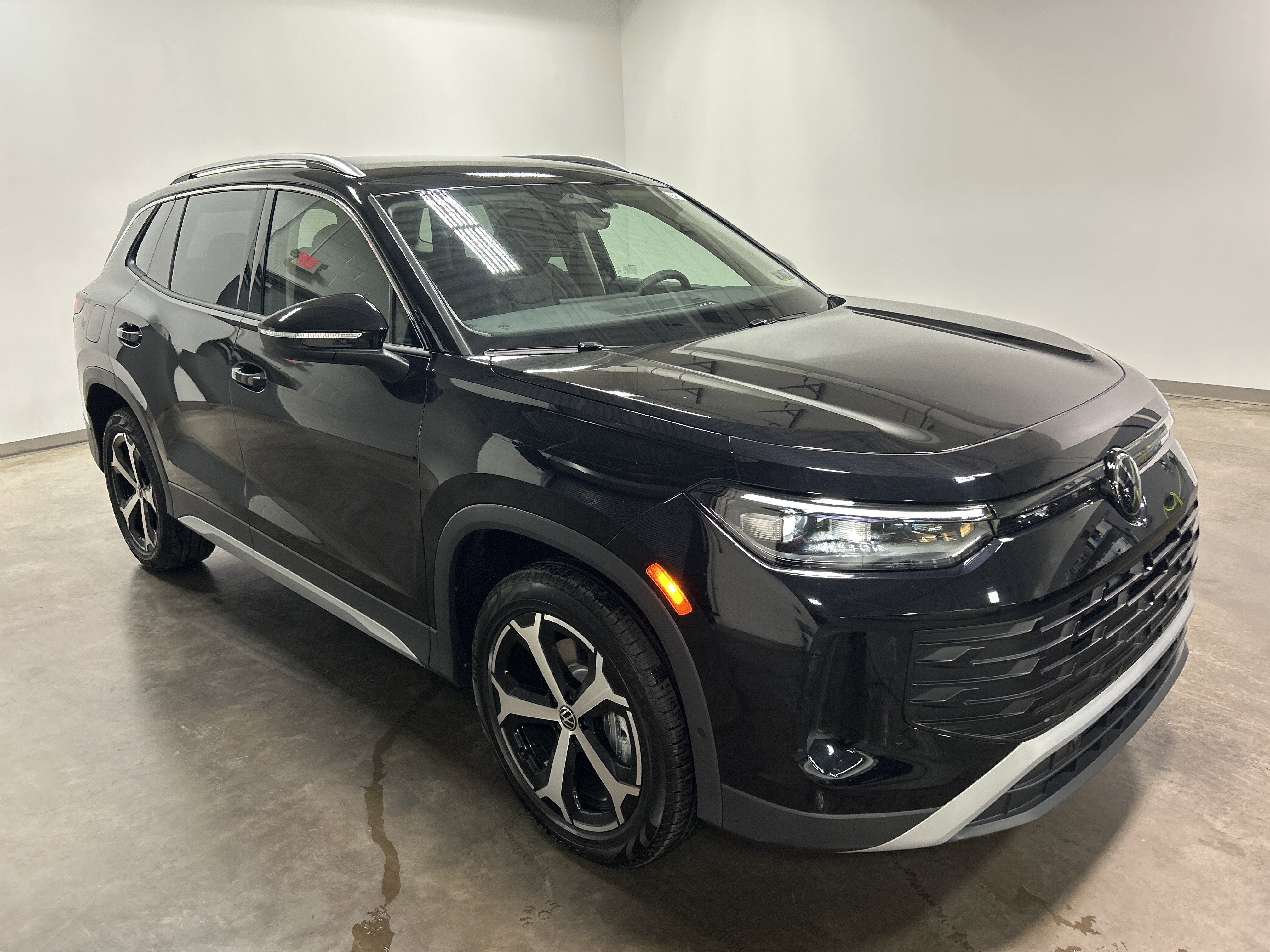 2025 Volkswagen Tiguan 2.0T SE