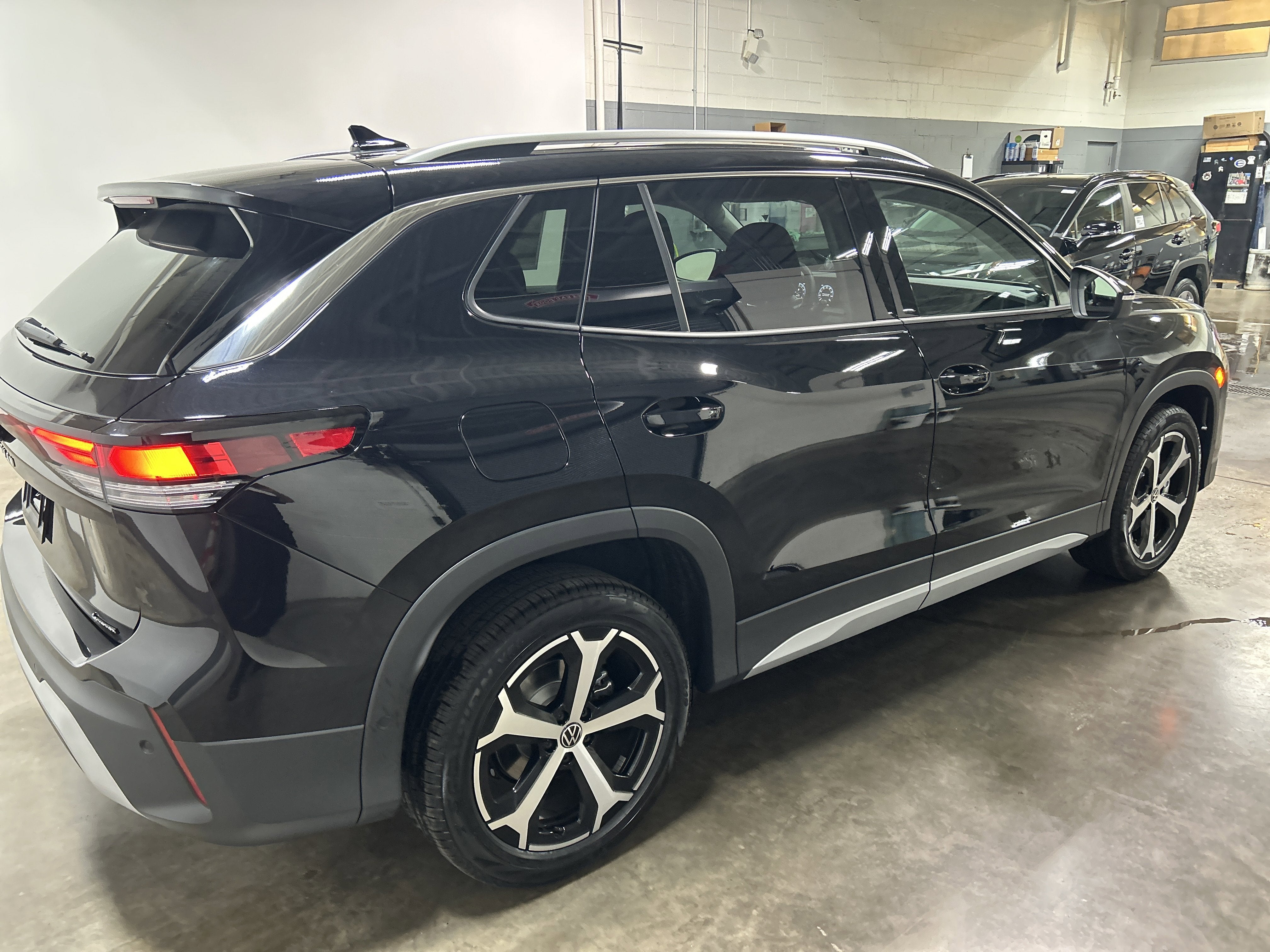 2025 Volkswagen Tiguan 2.0T SE