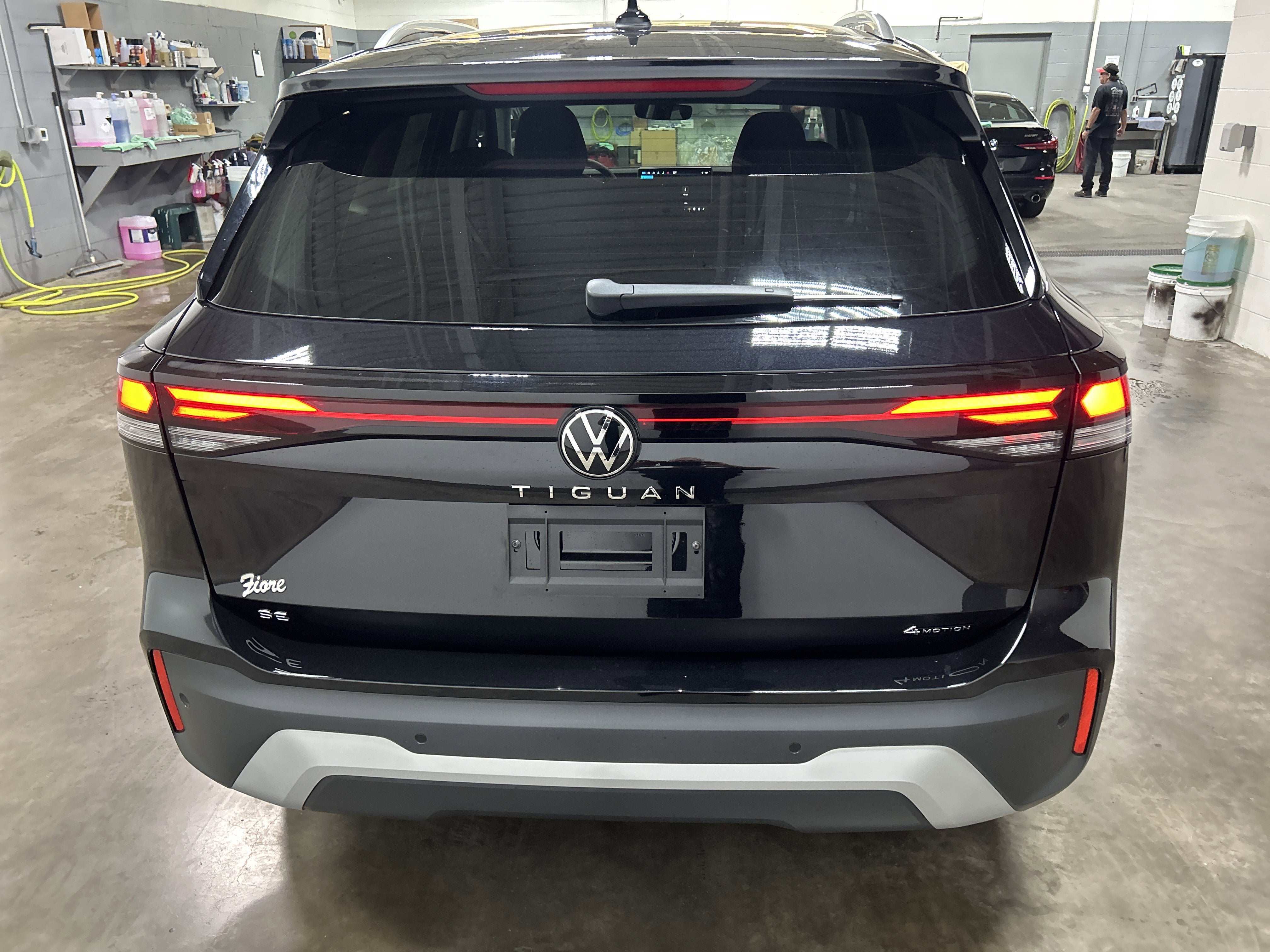 2025 Volkswagen Tiguan 2.0T SE