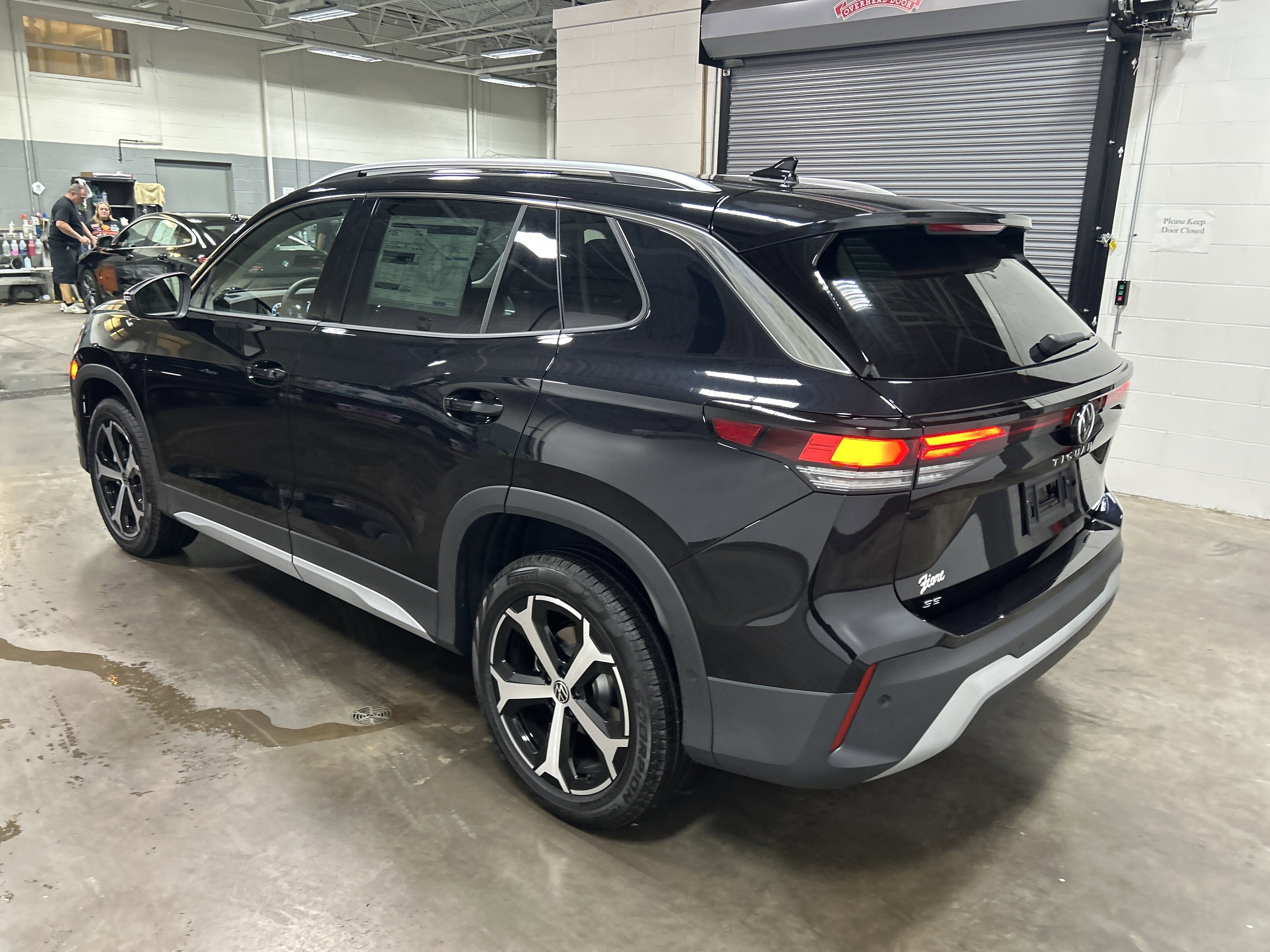 2025 Volkswagen Tiguan 2.0T SE