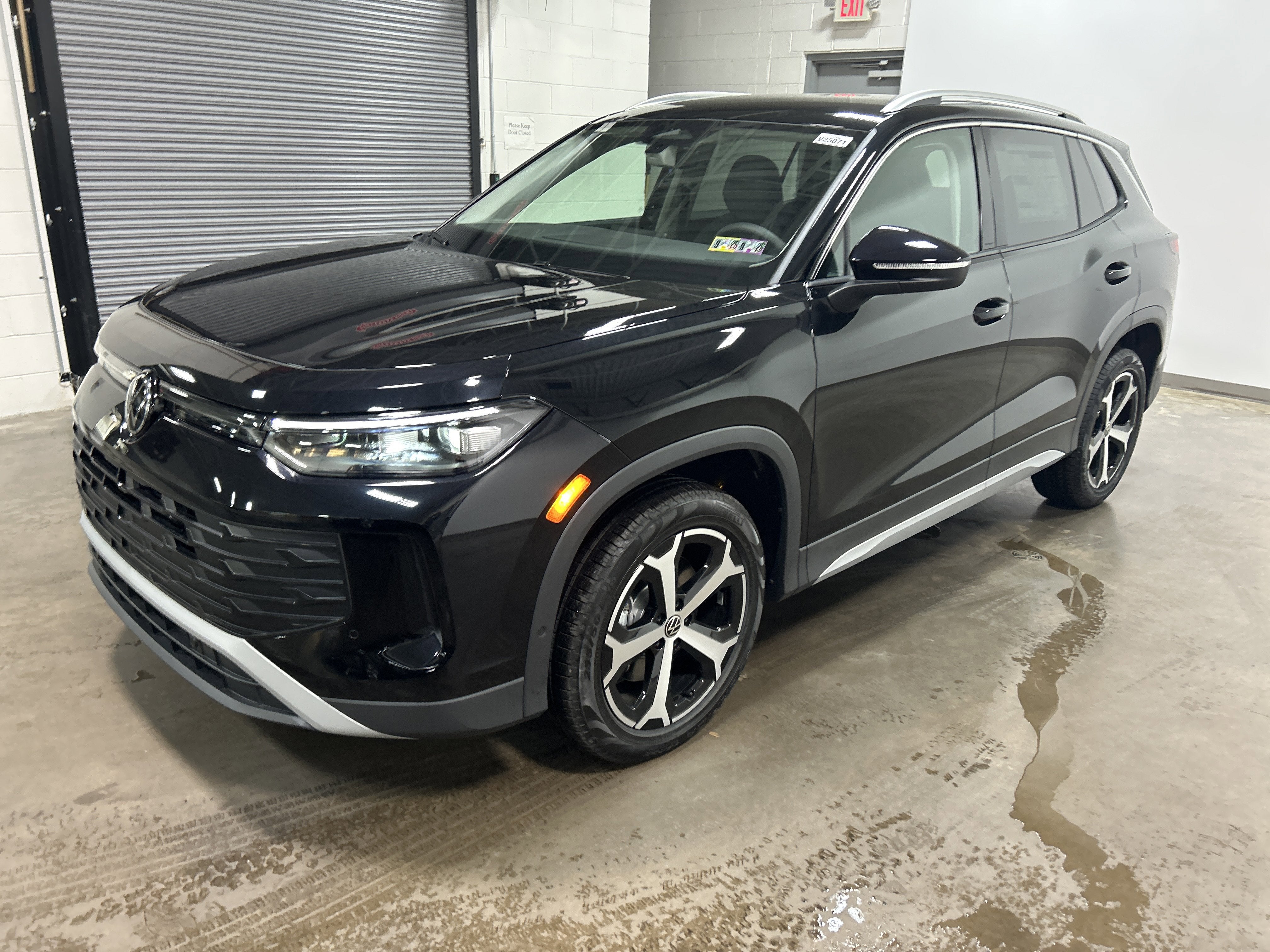 2025 Volkswagen Tiguan 2.0T SE