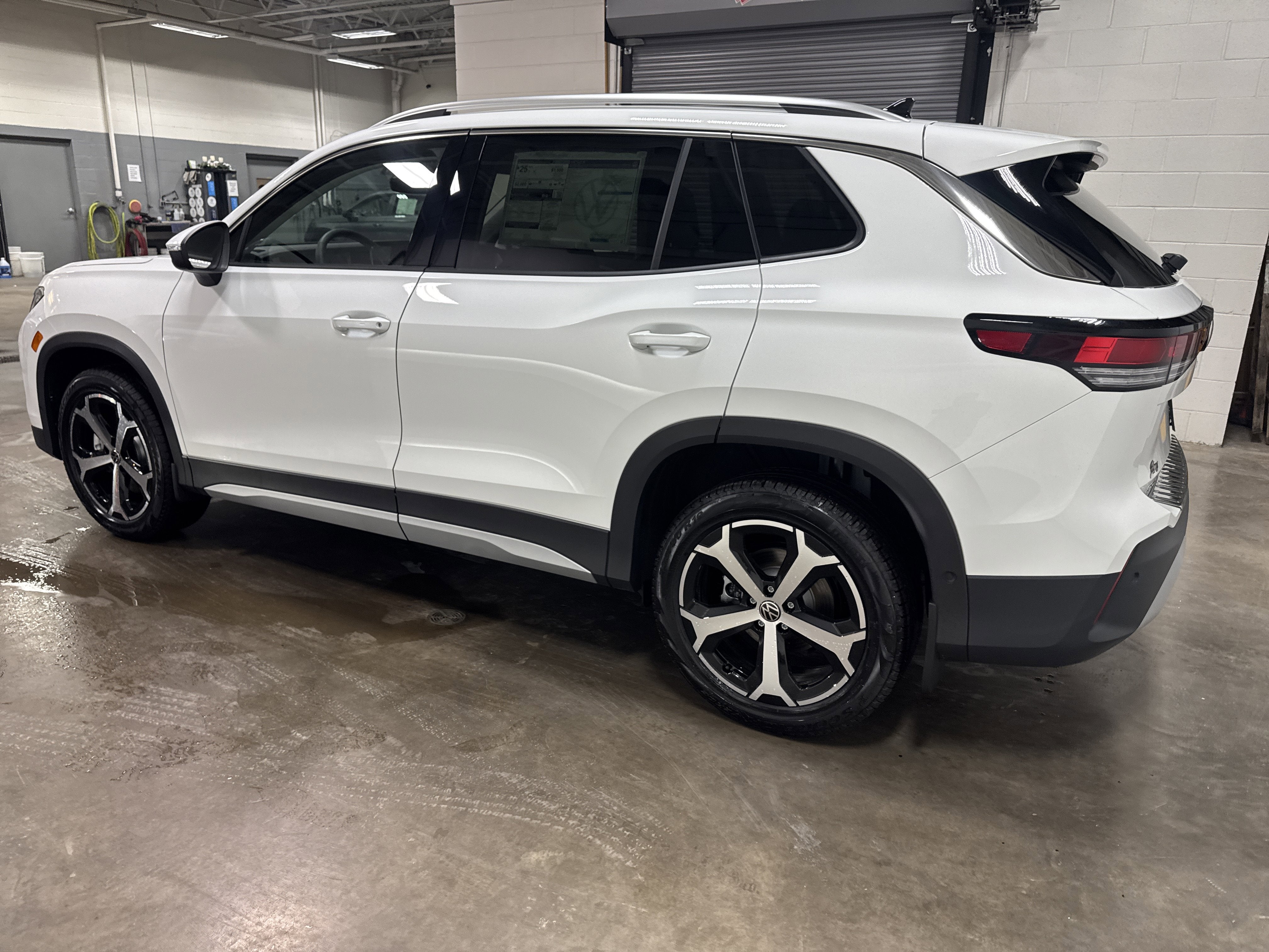 2026 Volkswagen Tiguan 2.0T SE