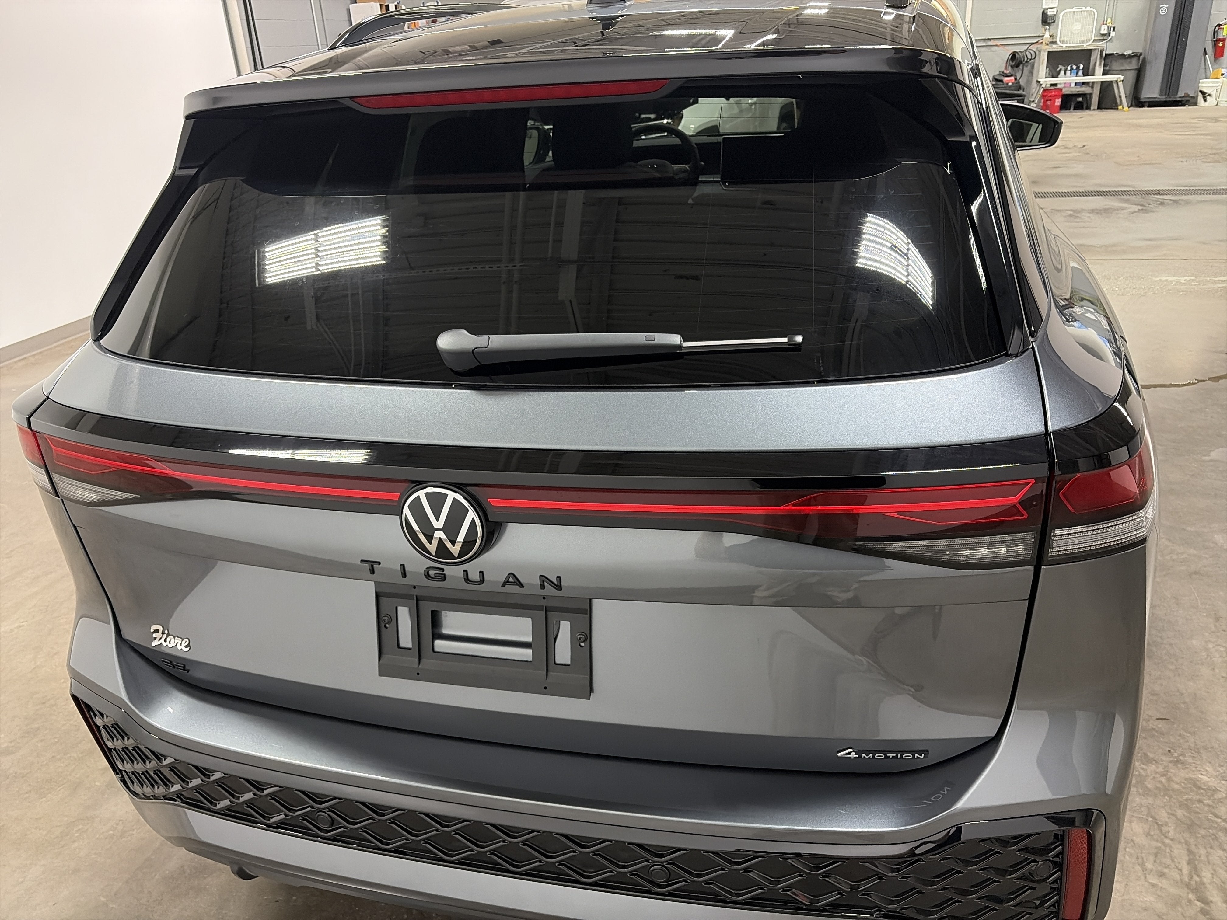 2026 Volkswagen Tiguan 2.0T SE R-Line Black