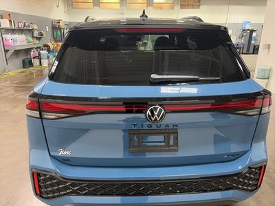 2026 Volkswagen Tiguan SE R-Line Black