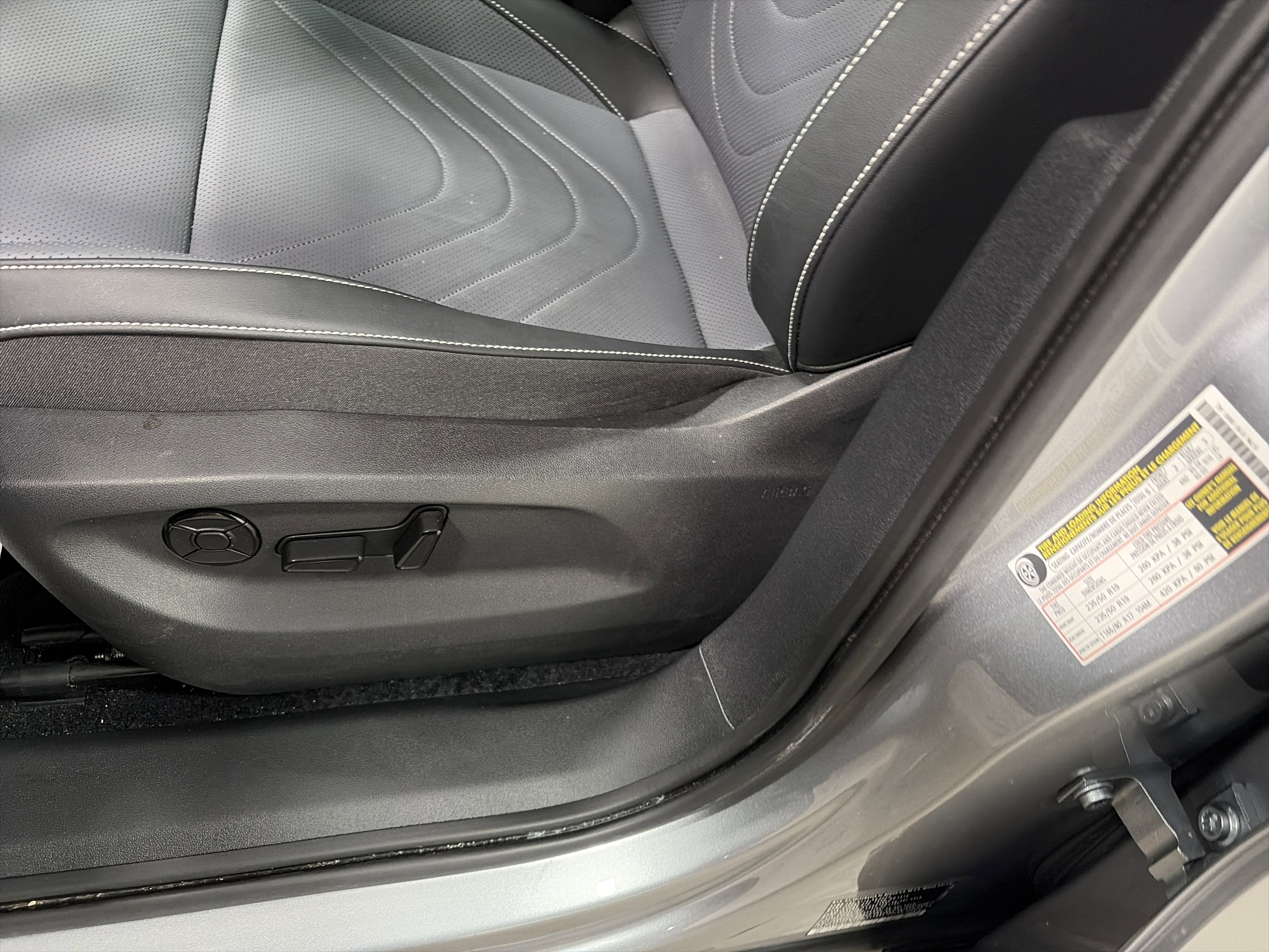 2025 Volkswagen Tiguan SE