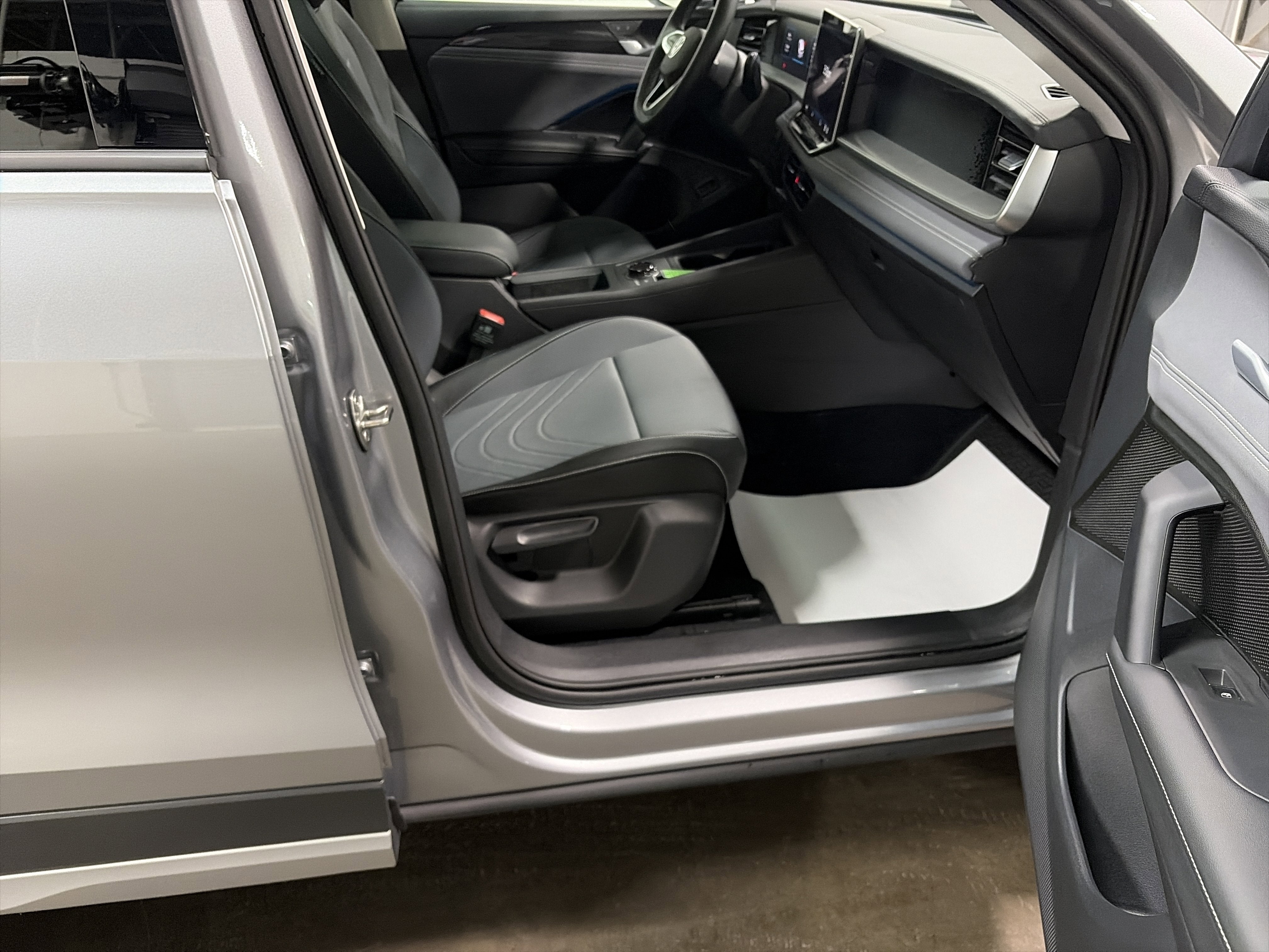 2025 Volkswagen Tiguan SE