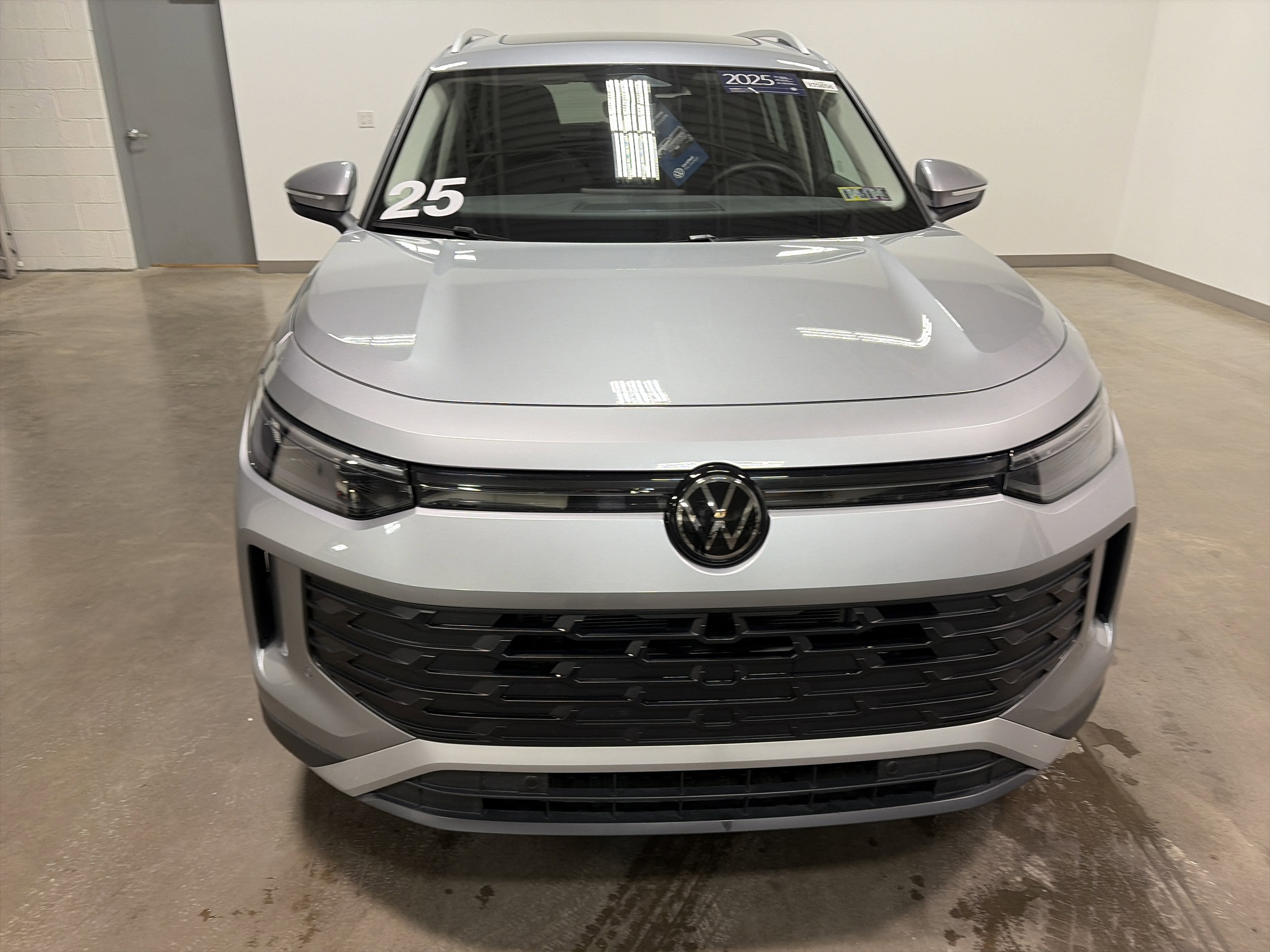 2025 Volkswagen Tiguan SE