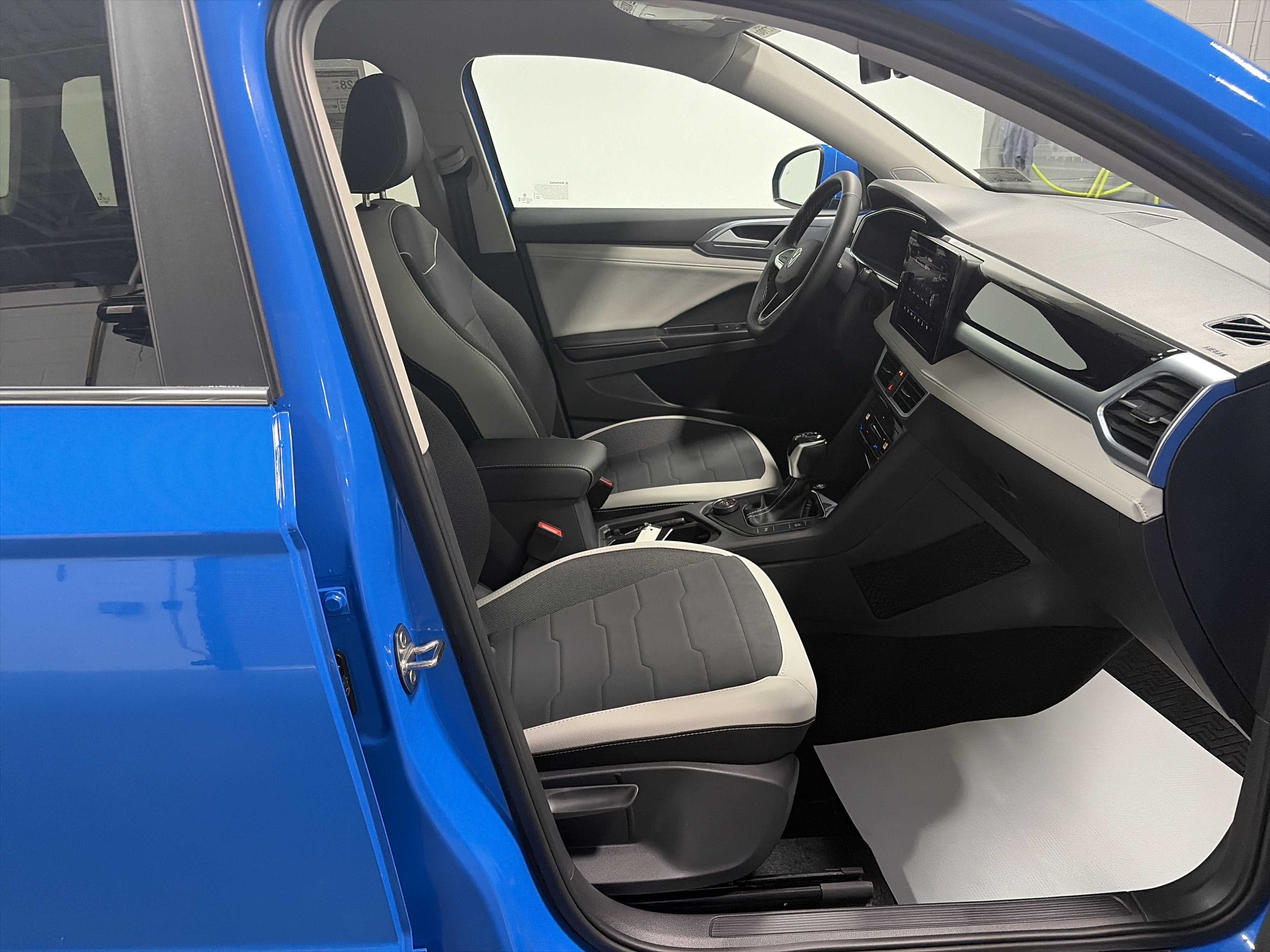 2027 Volkswagen Taos SE
