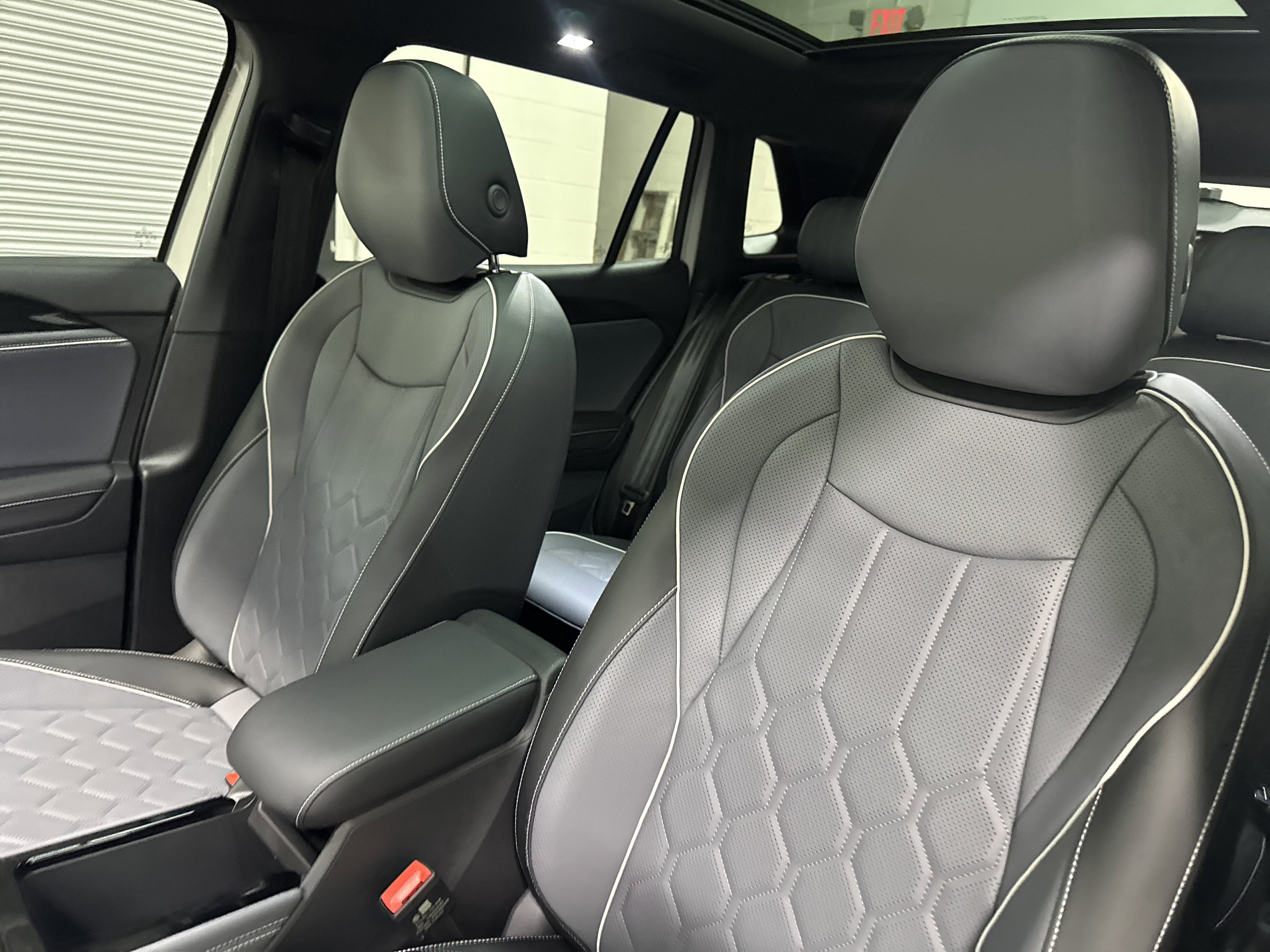 2026 Volkswagen Tiguan SEL R-Line Turbo 4MOTION