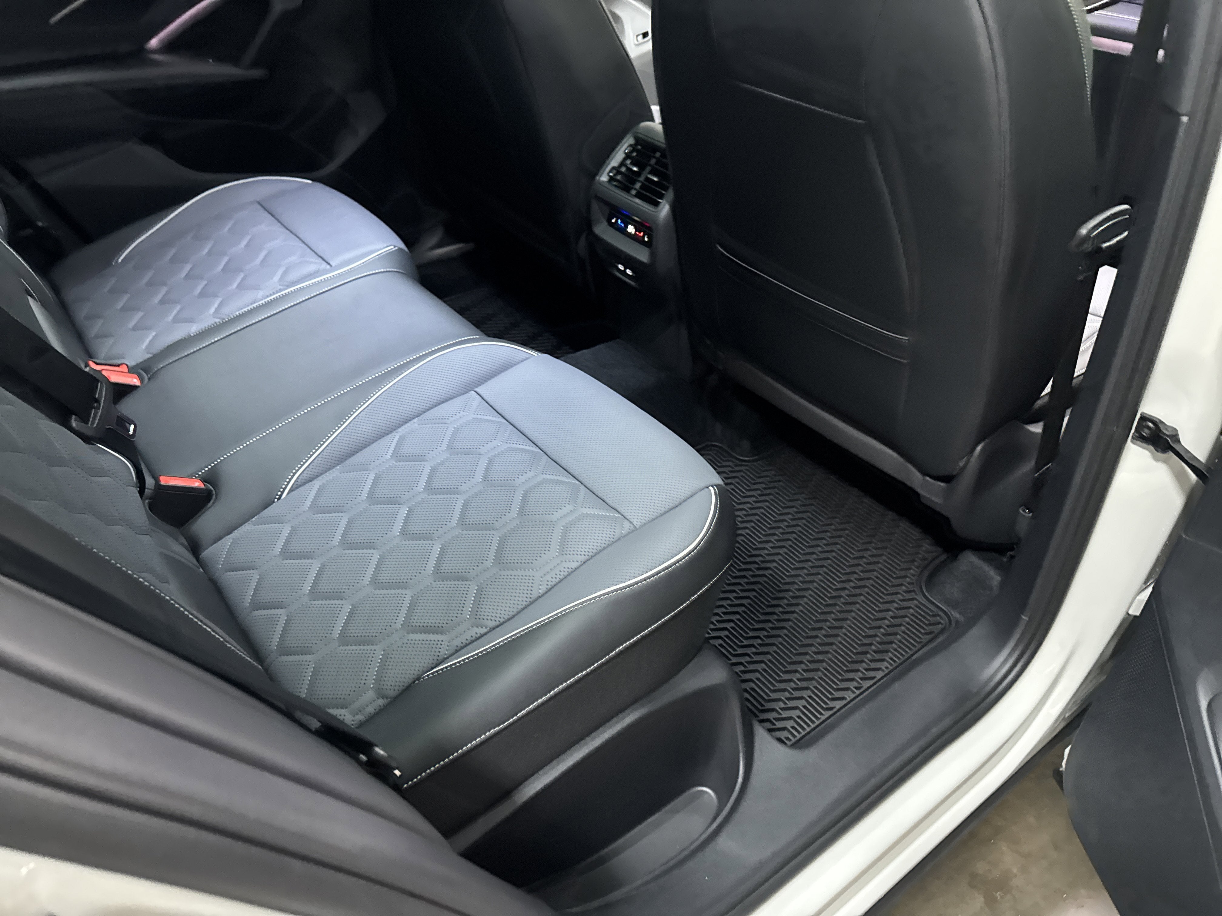 2026 Volkswagen Tiguan SEL R-Line Turbo 4MOTION