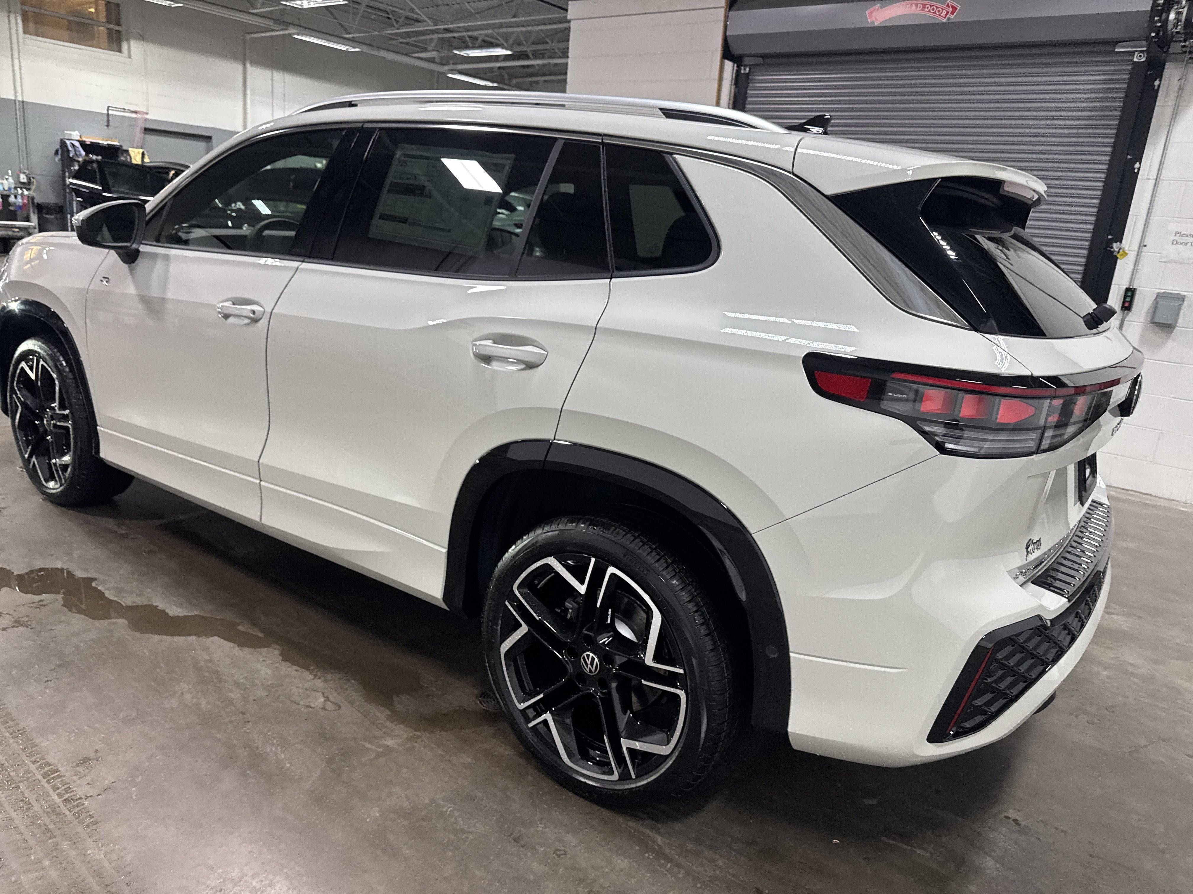 2026 Volkswagen Tiguan SEL R-Line Turbo 4MOTION