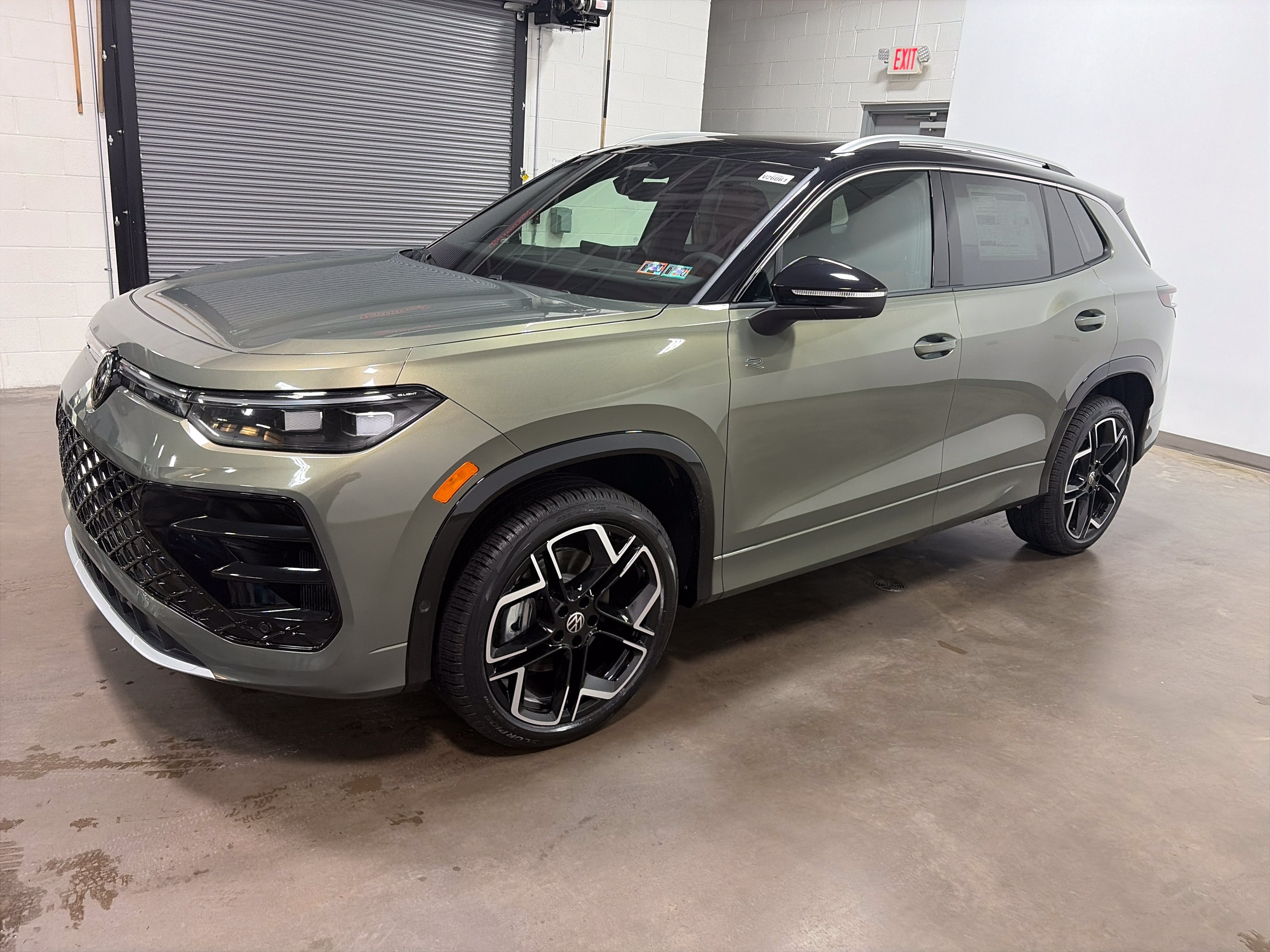 2026 Volkswagen Tiguan SEL R-Line Turbo