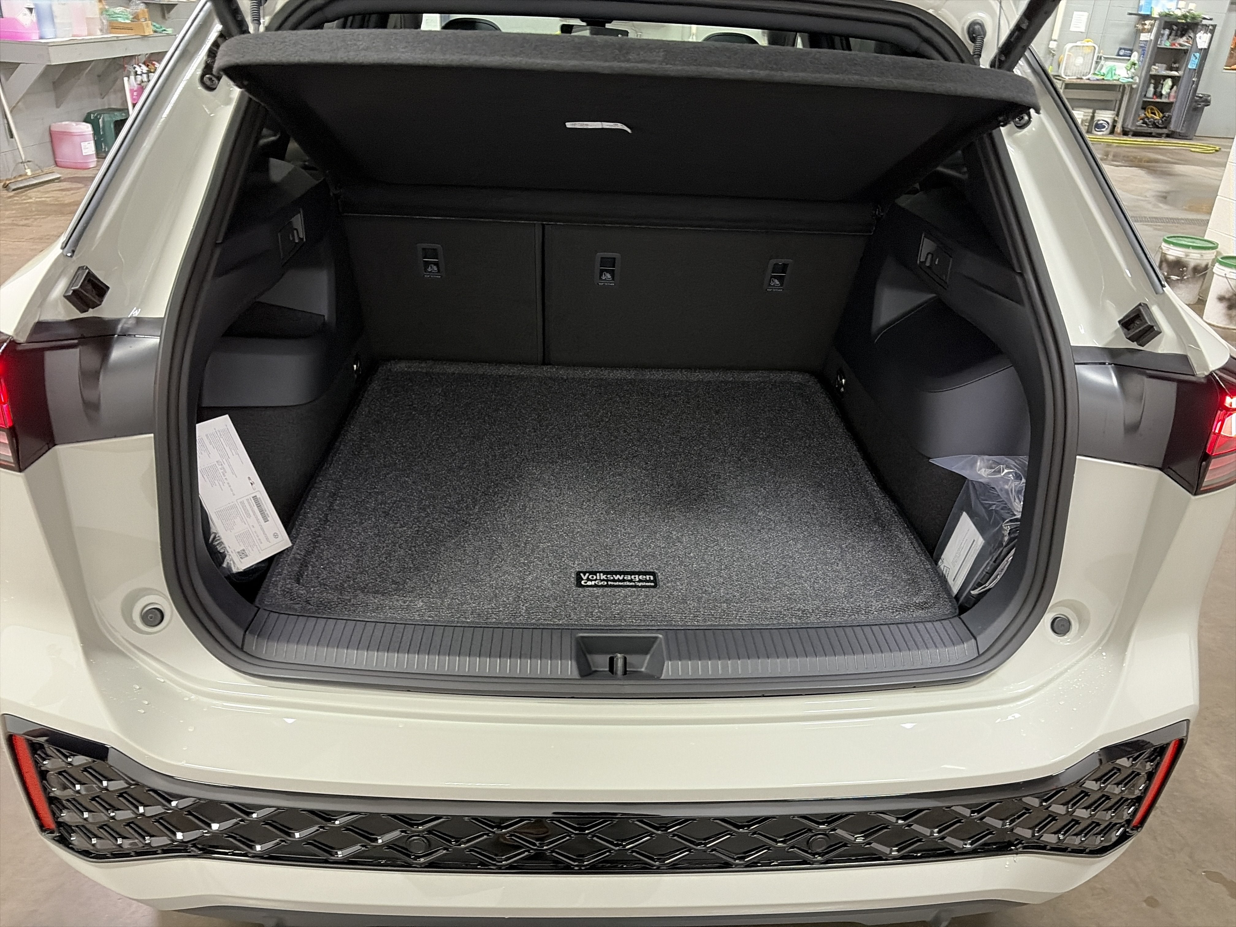 2026 Volkswagen Tiguan 2.0T SEL R-Line Turbo