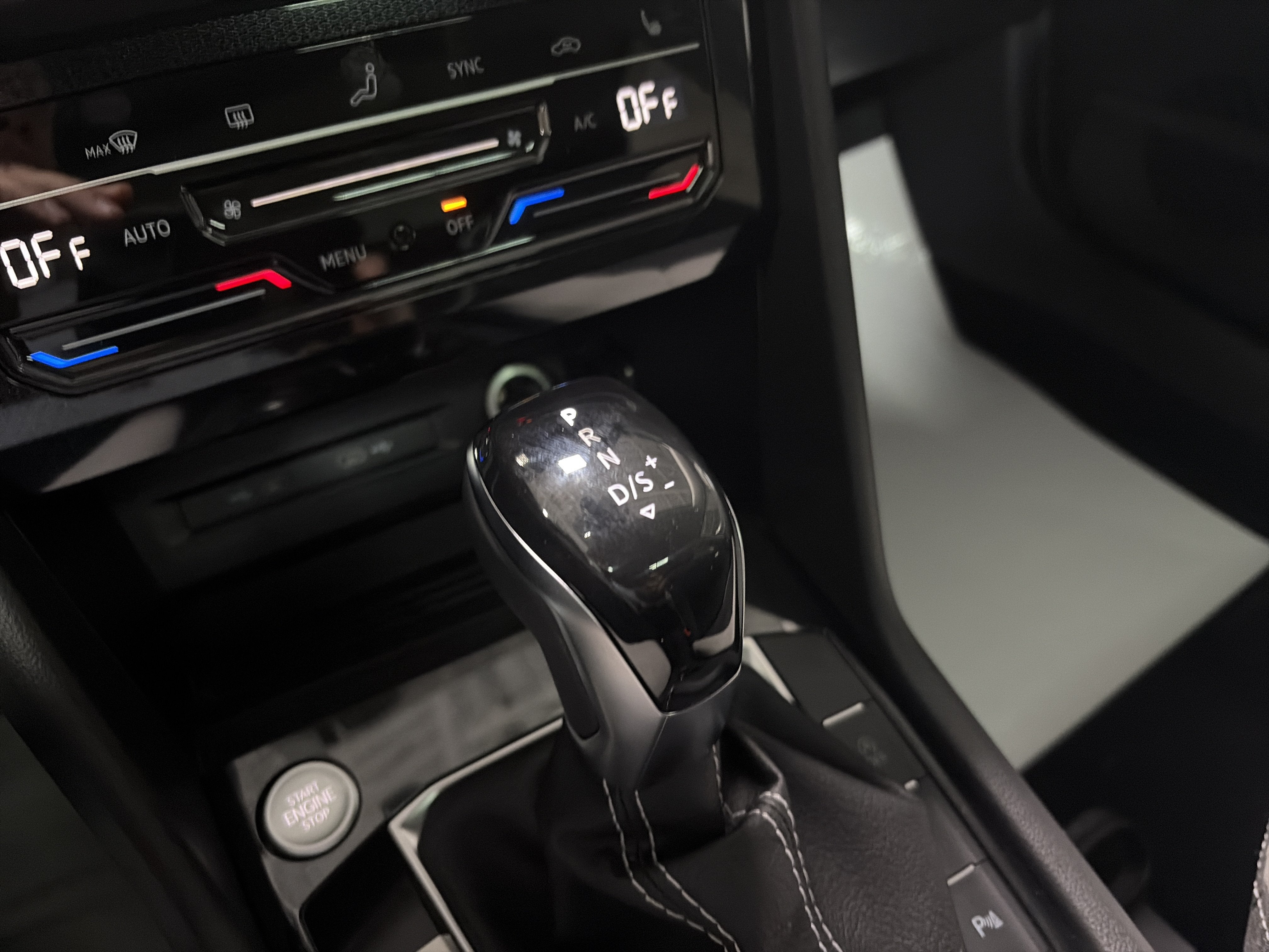 2027 Volkswagen Taos SE