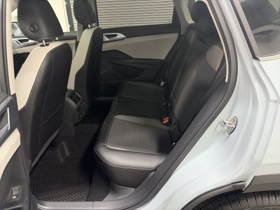 2027 Volkswagen Taos SE