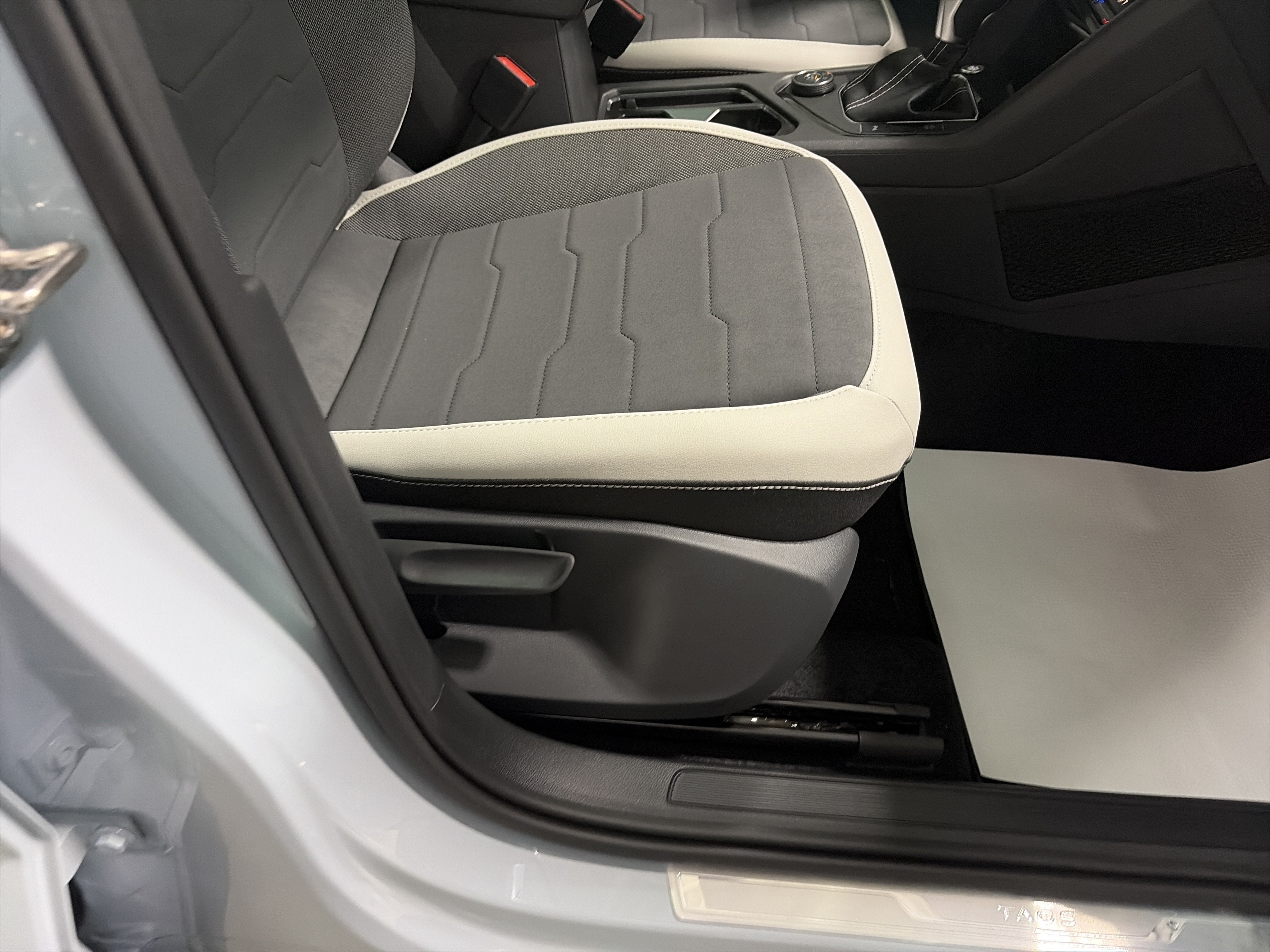 2027 Volkswagen Taos SE