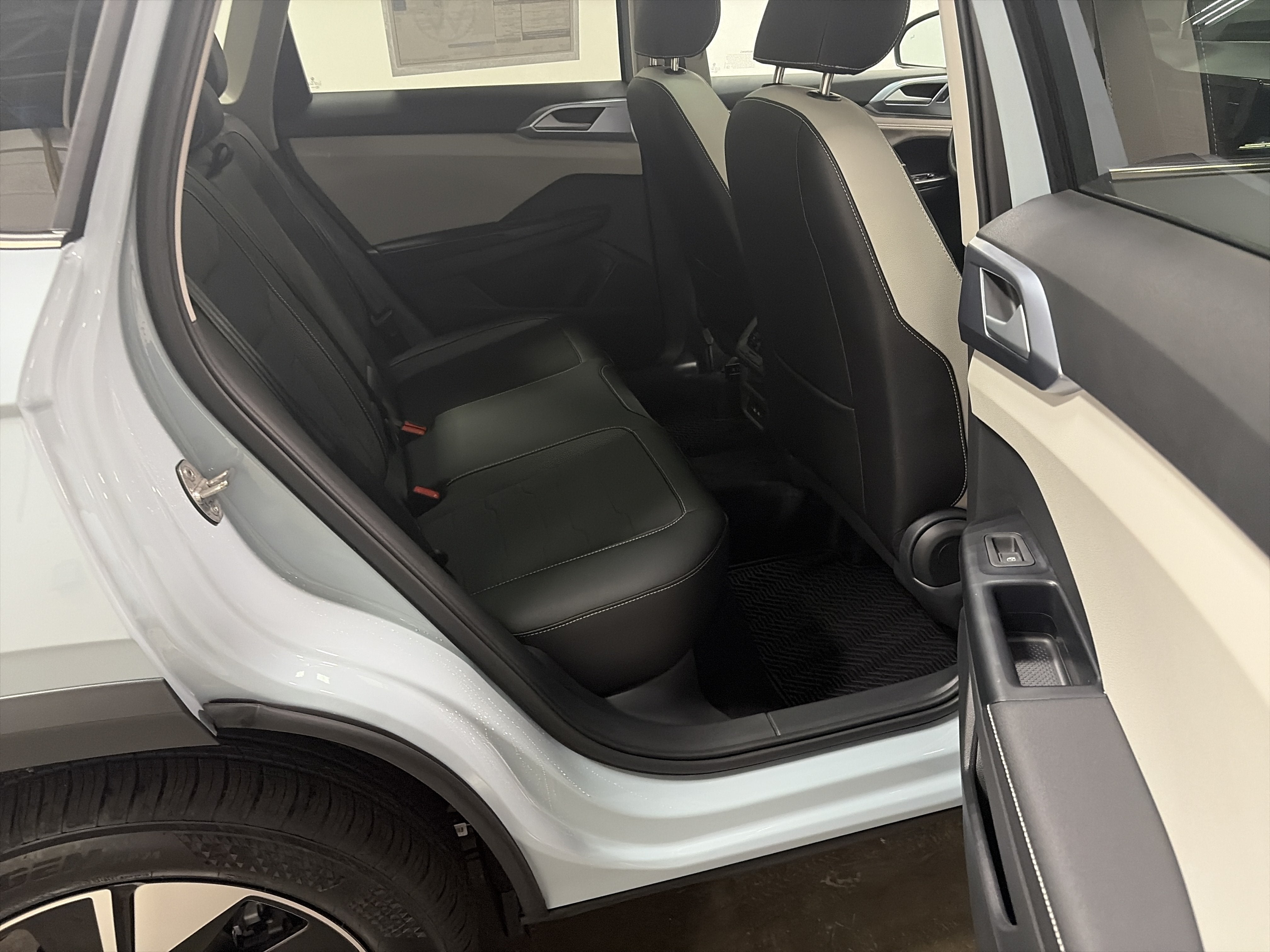 2027 Volkswagen Taos SE
