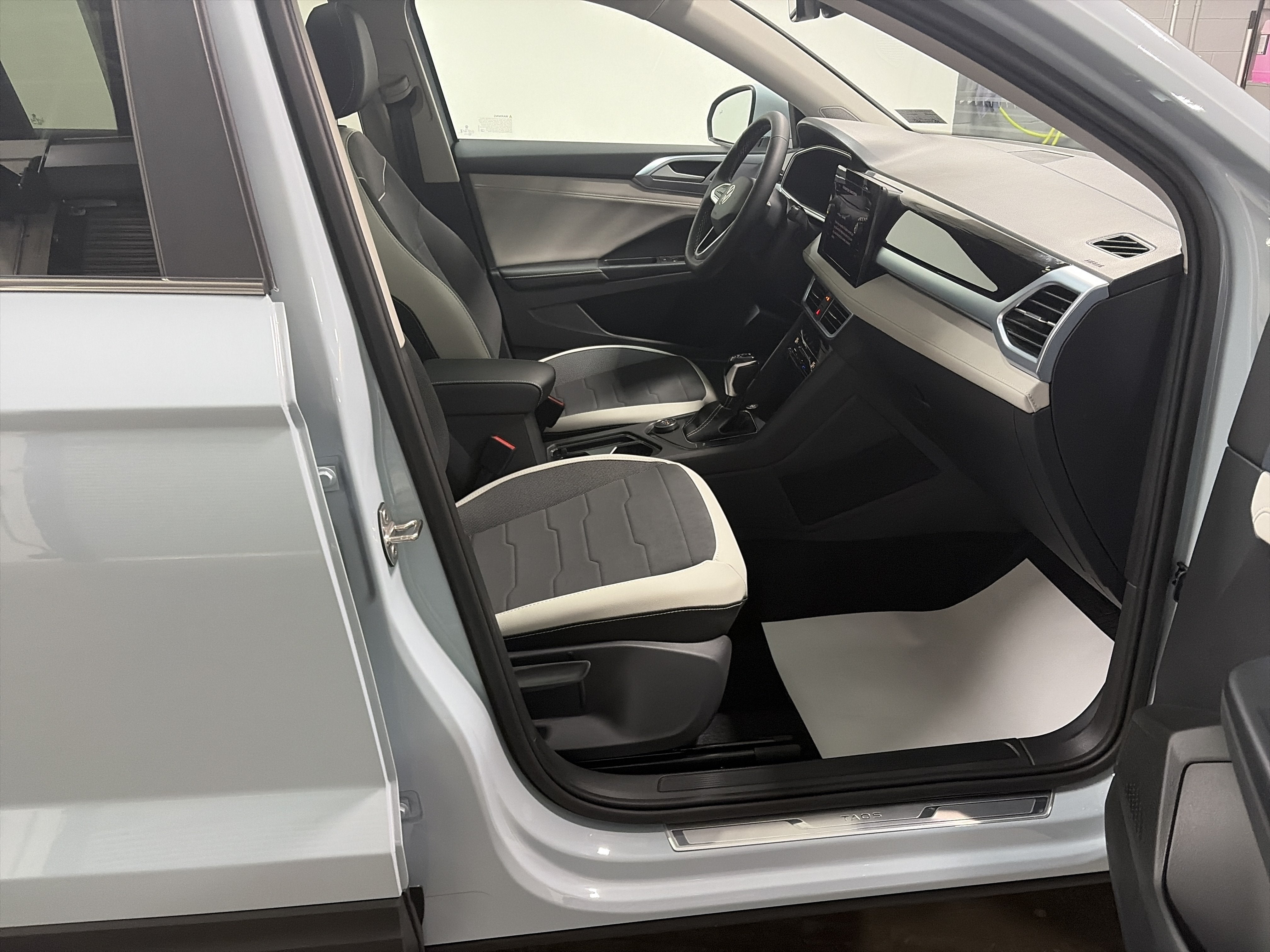 2027 Volkswagen Taos SE