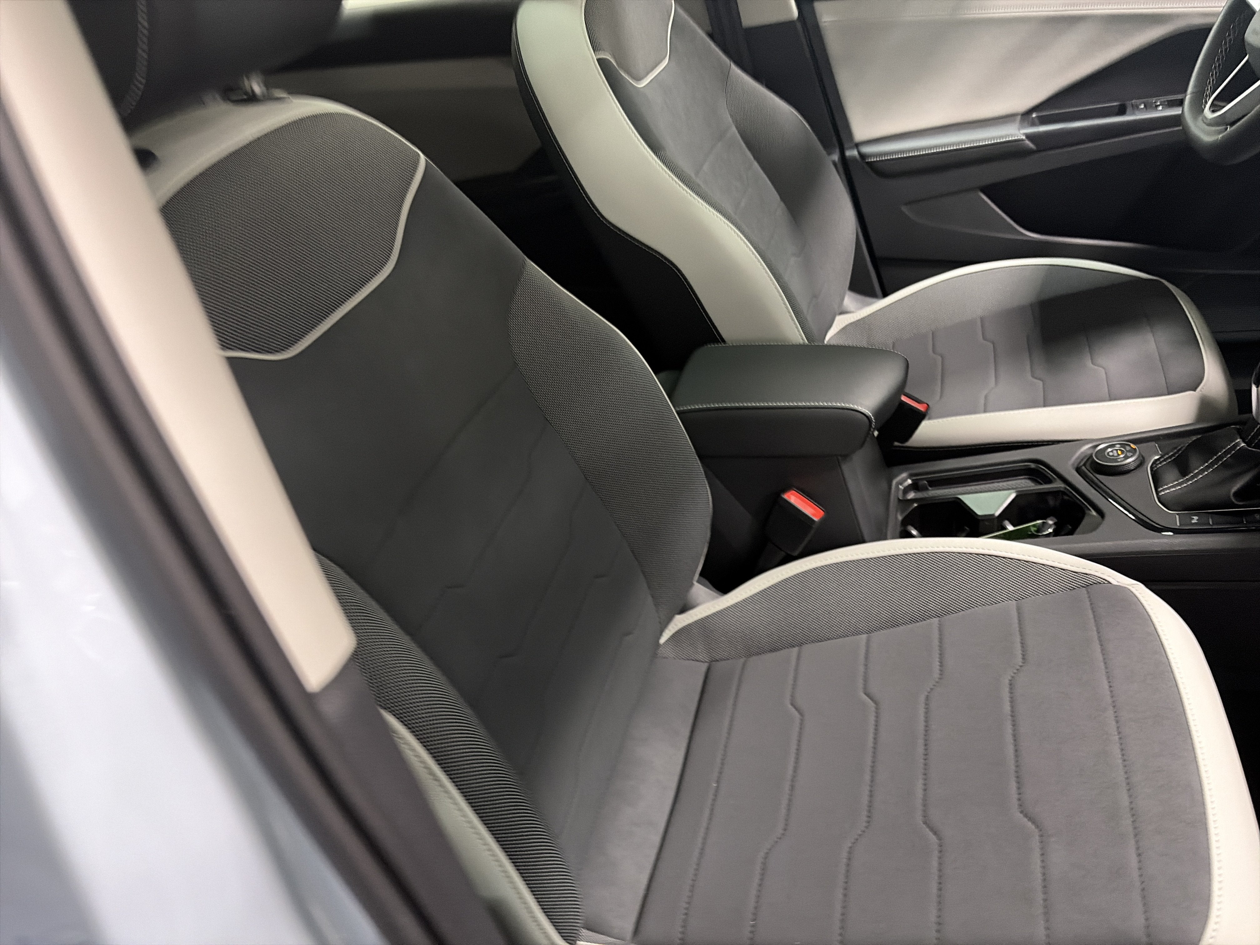 2027 Volkswagen Taos SE