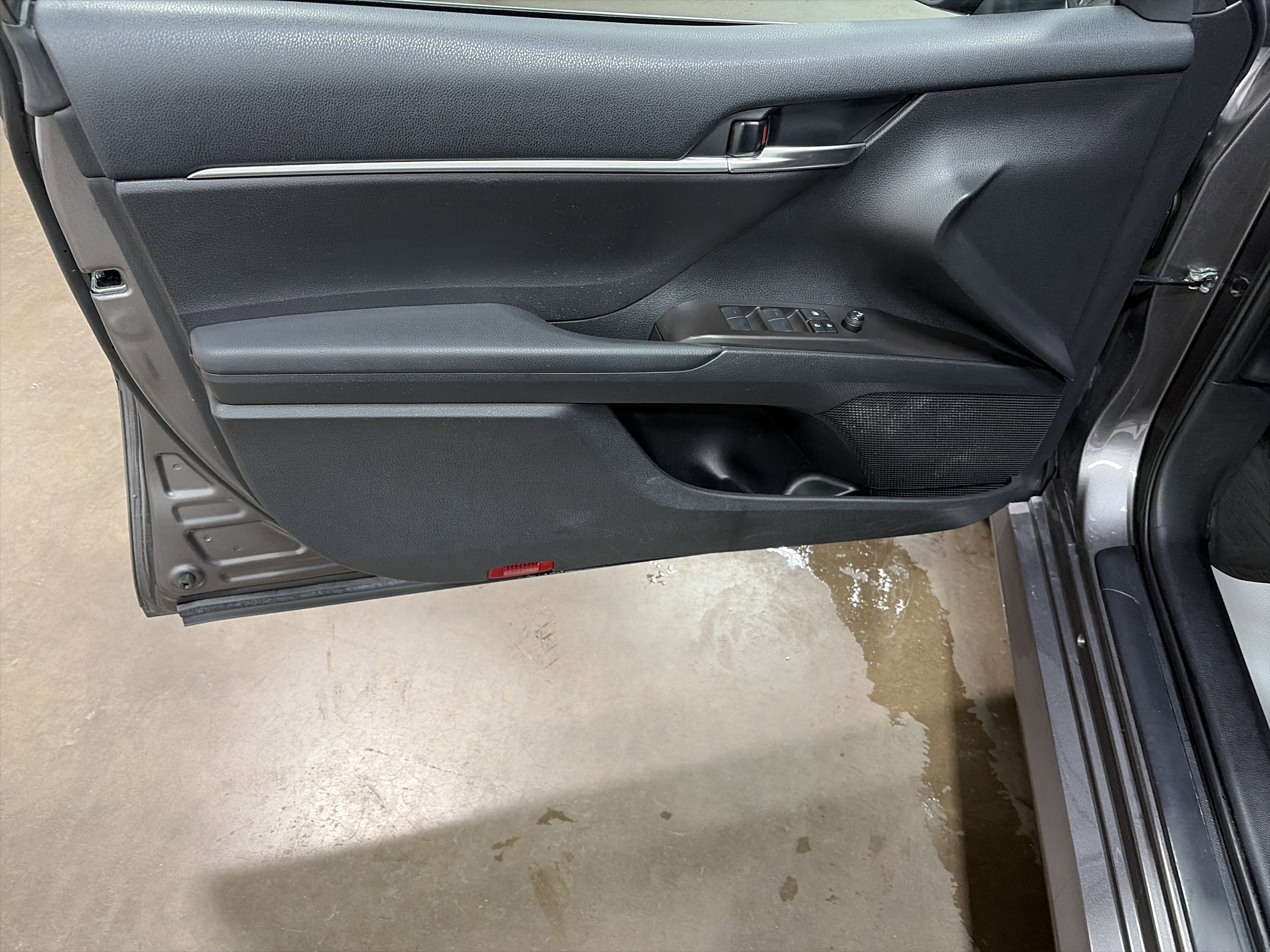 2023 Toyota Camry Hybrid LE