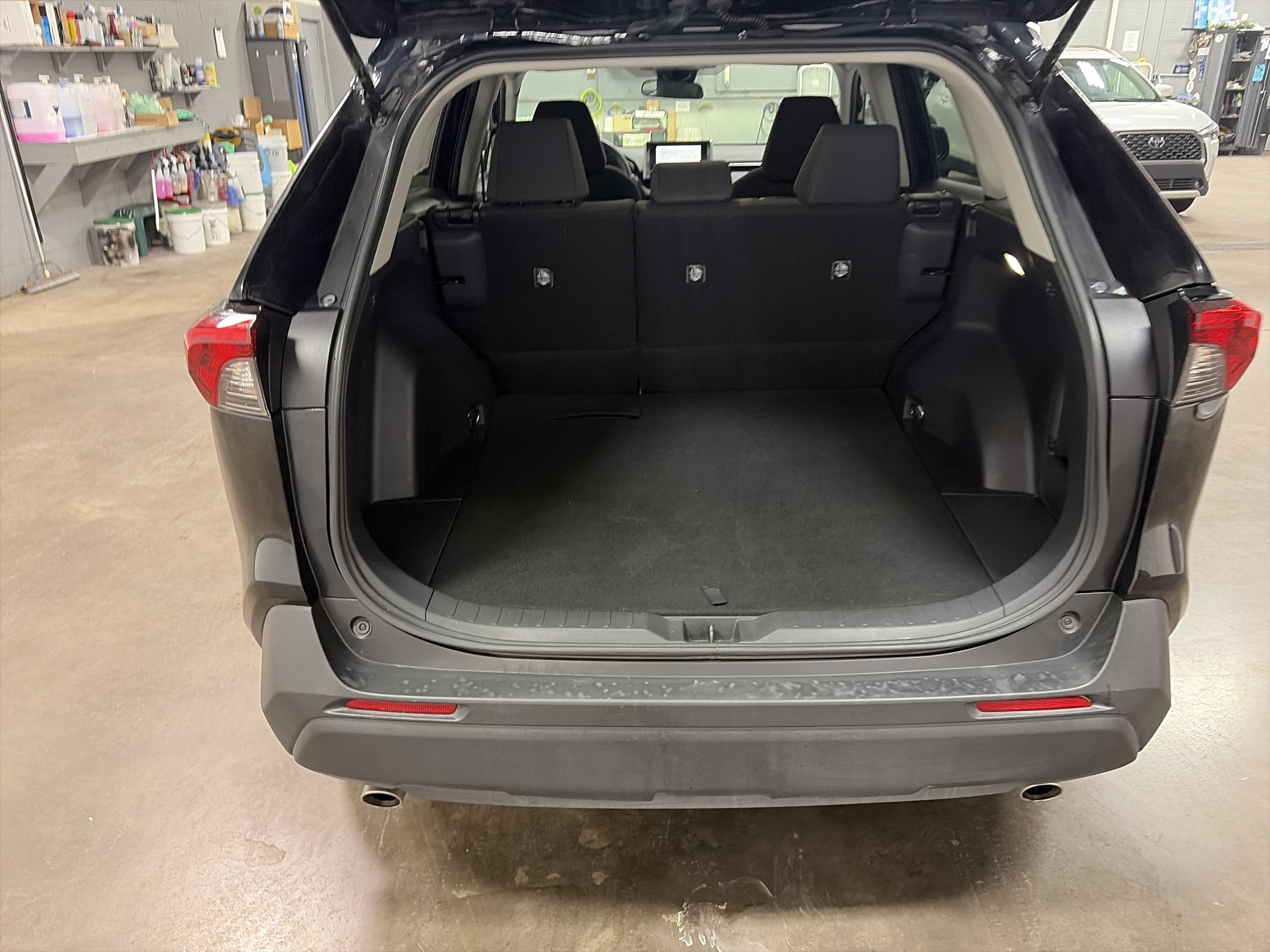 2025 Toyota RAV4 Hybrid LE