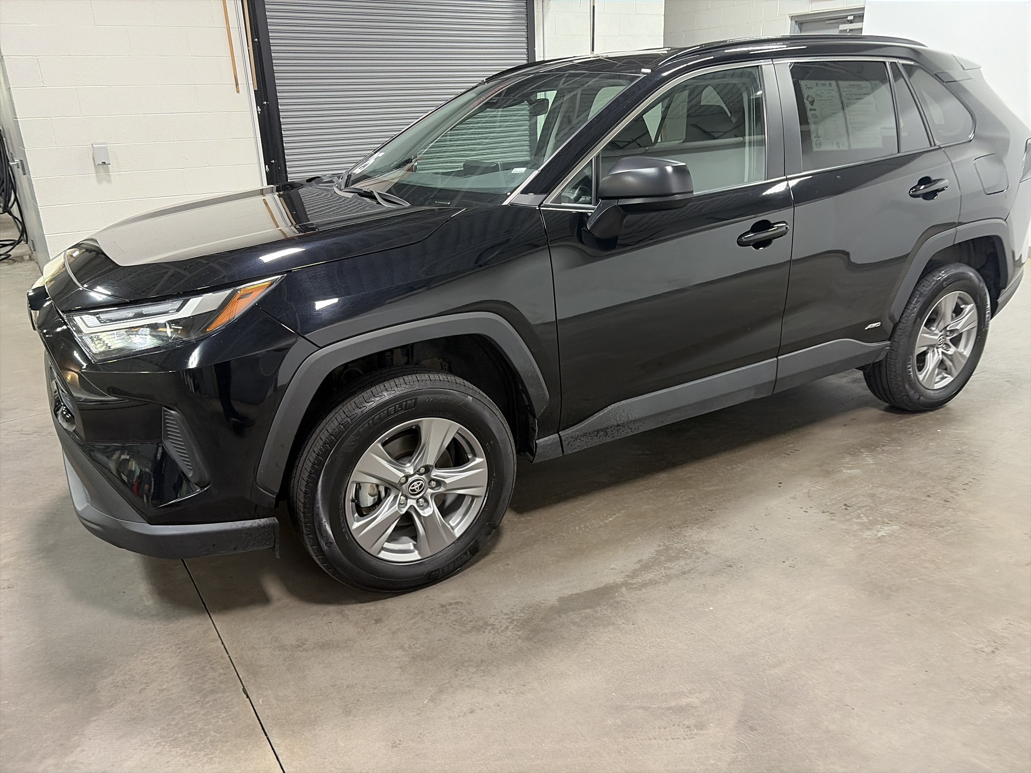 2025 Toyota RAV4 Hybrid LE
