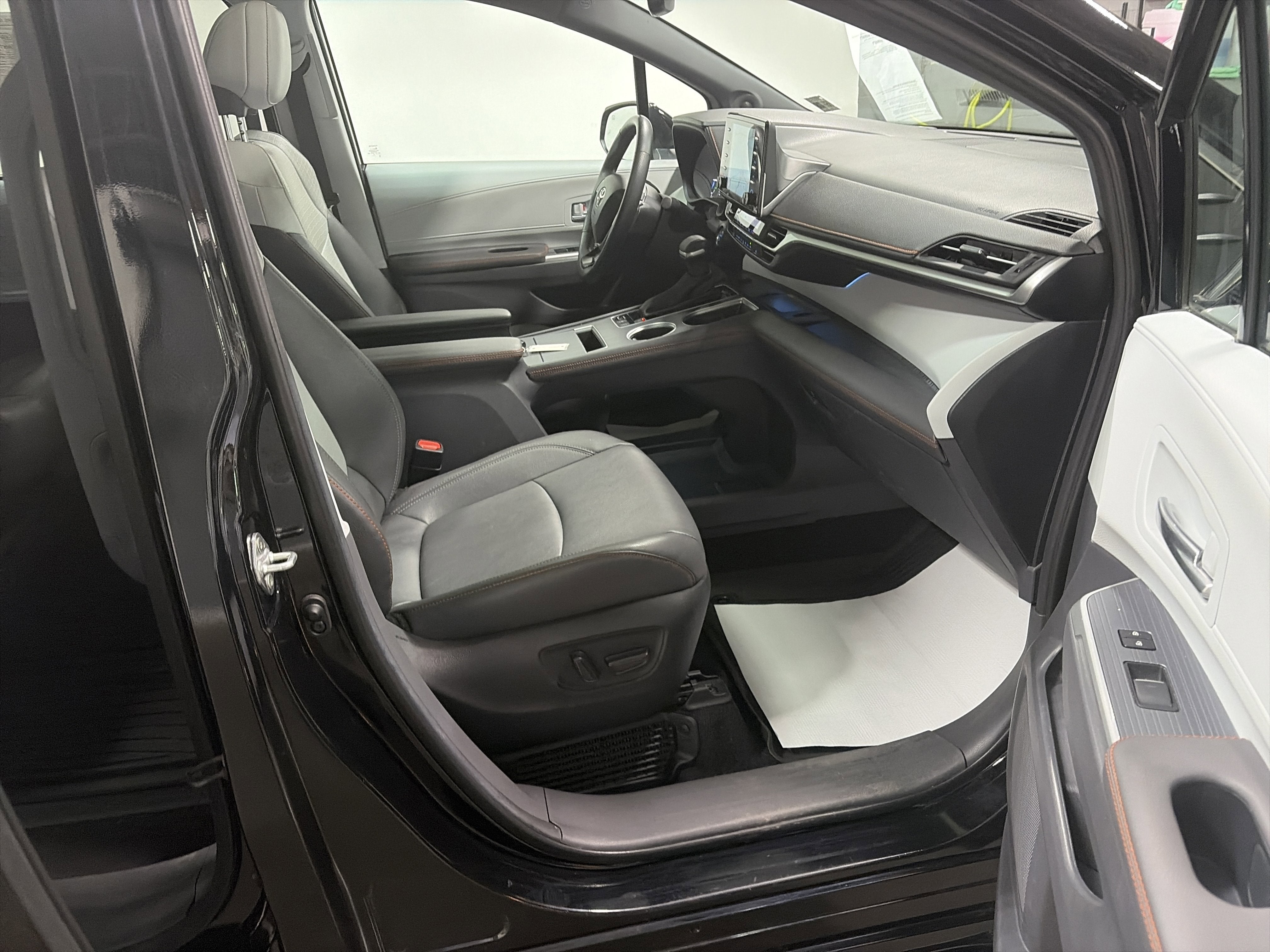 2023 Toyota Sienna XSE