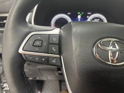 2023 Toyota Highlander Hybrid Platinum