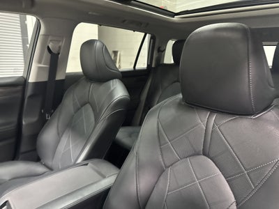 2023 Toyota Highlander Hybrid Platinum