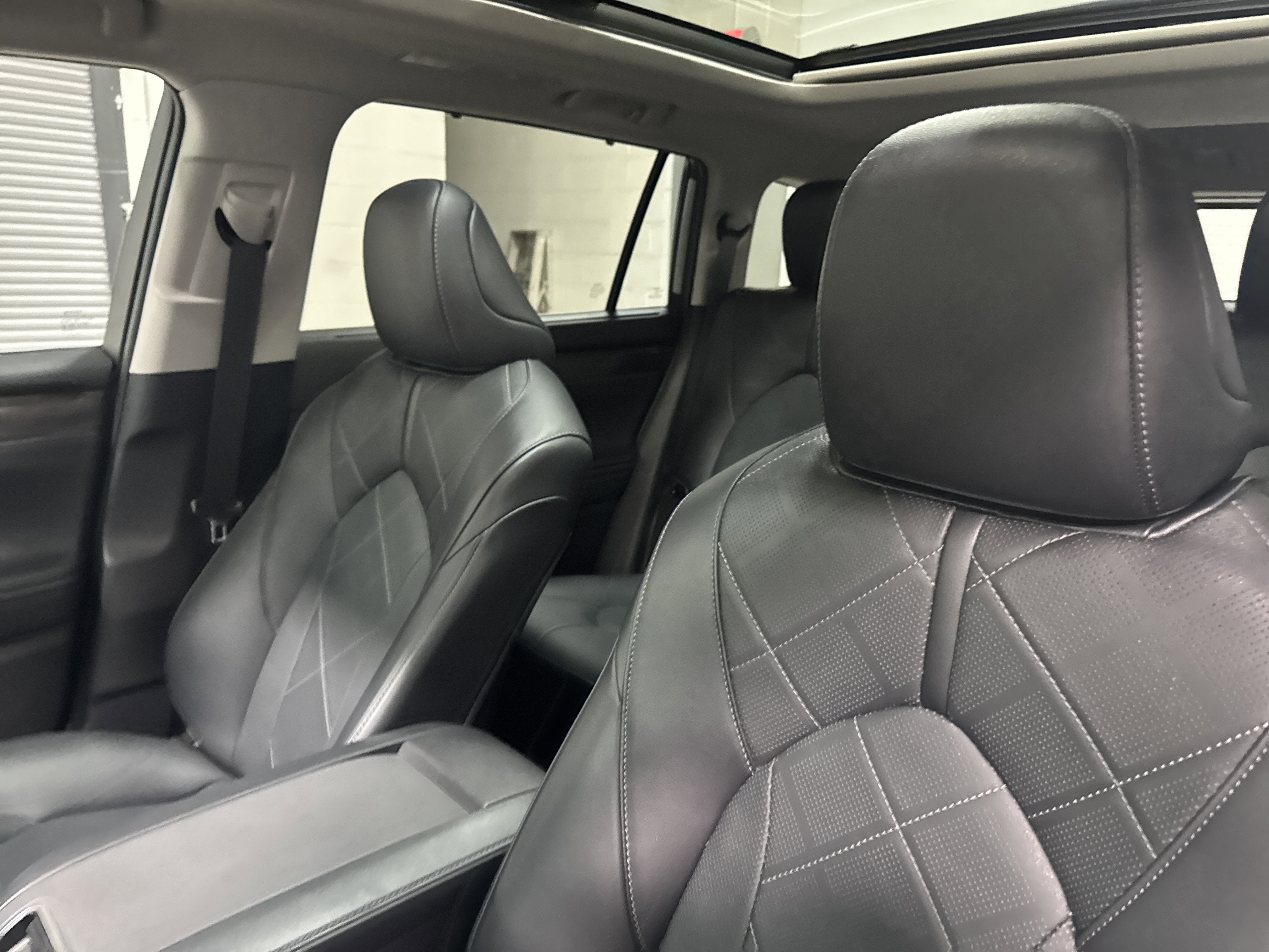 2023 Toyota Highlander Hybrid Platinum