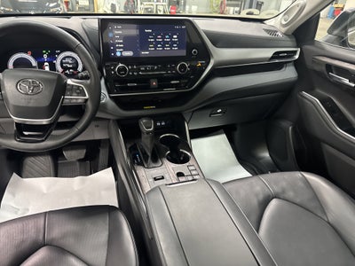 2023 Toyota Highlander Hybrid Platinum