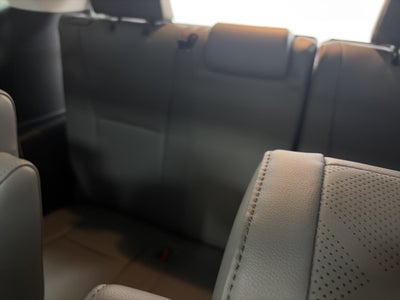 2025 Toyota Highlander Hybrid Platinum