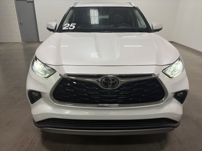 2025 Toyota Highlander Hybrid Platinum